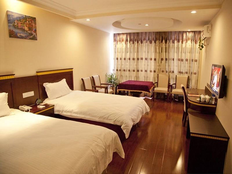 Greentree Minhang Development Zone Subway Station Business 3*