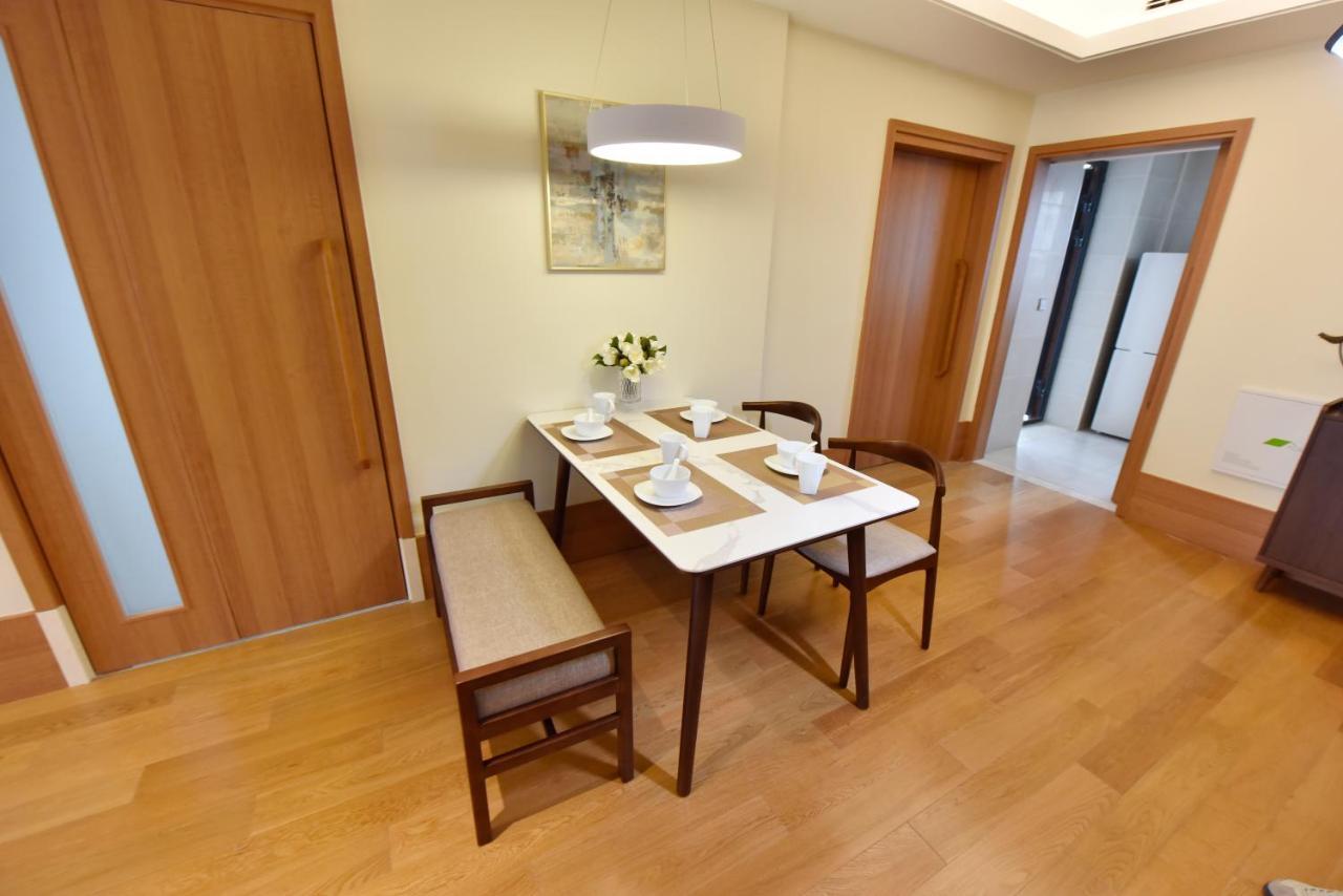 Green Court Place Jinqiao Middle Ring Apartment *