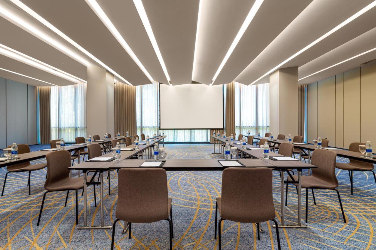 Hualuxe Changfeng Park Hotel Shanghai