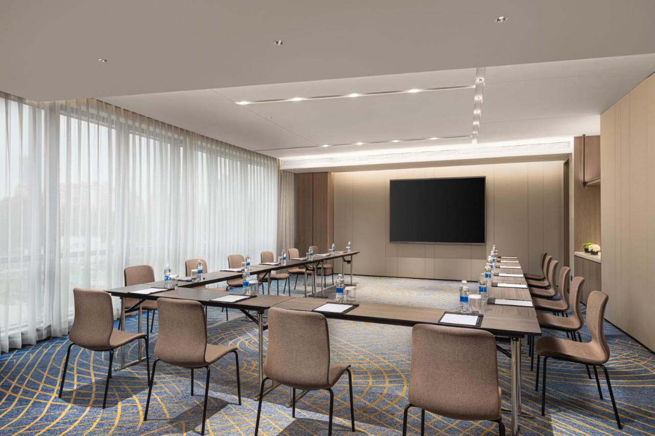 Hualuxe Changfeng Park Hotel