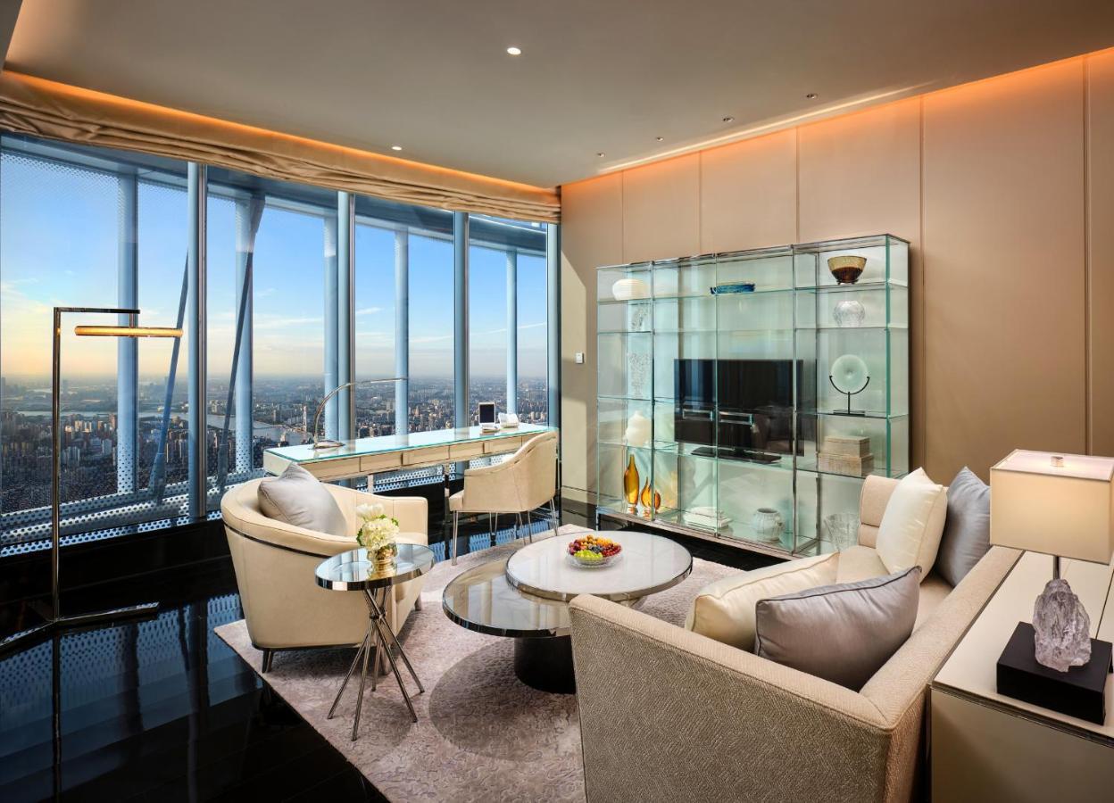J Hotel, Tower - Above Else, Overlooking The Bund Hotel 5*