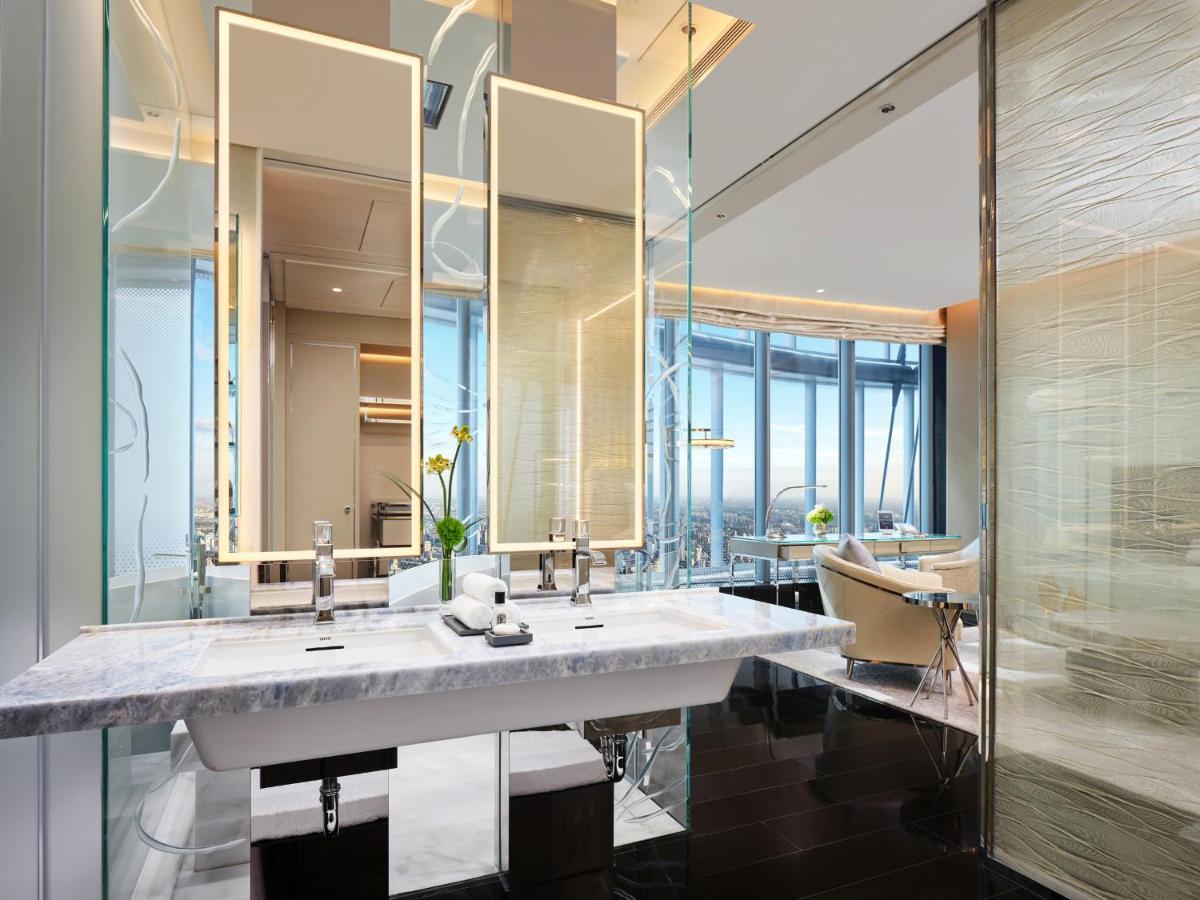 J Hotel, Tower - Above Else, Overlooking The Bund Otel