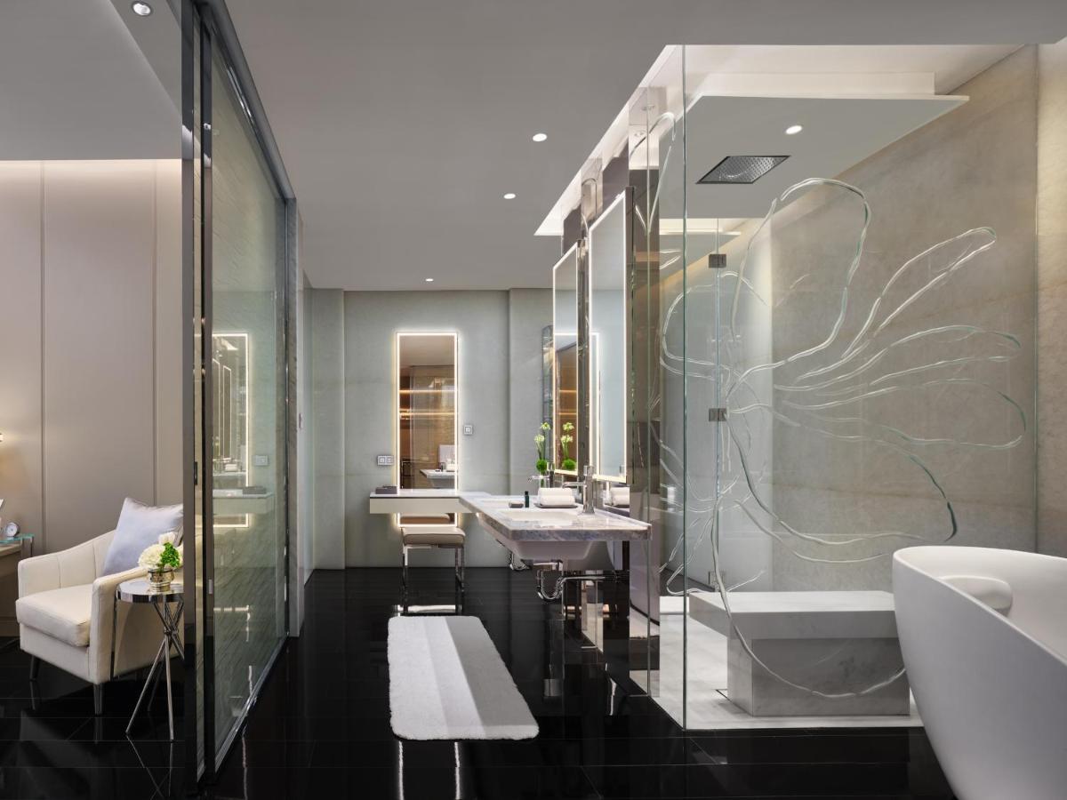J Hotel, Tower - Above Else, Overlooking The Bund 5* Shanghai