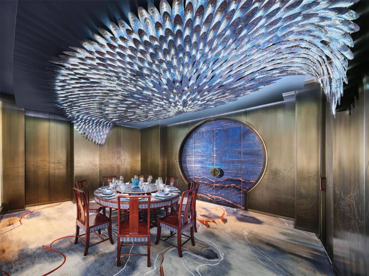 J Hotel, Tower - Above Else, Overlooking The Bund Otel Şanghay
