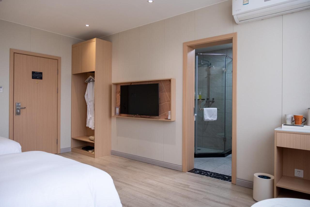Joyful Yard Hotel-free Shuttle Bus To Pudong Airport And Disneyland Shanghai