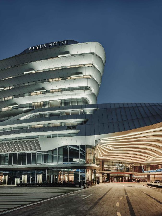 Primus Hongqiao Hotel 5*