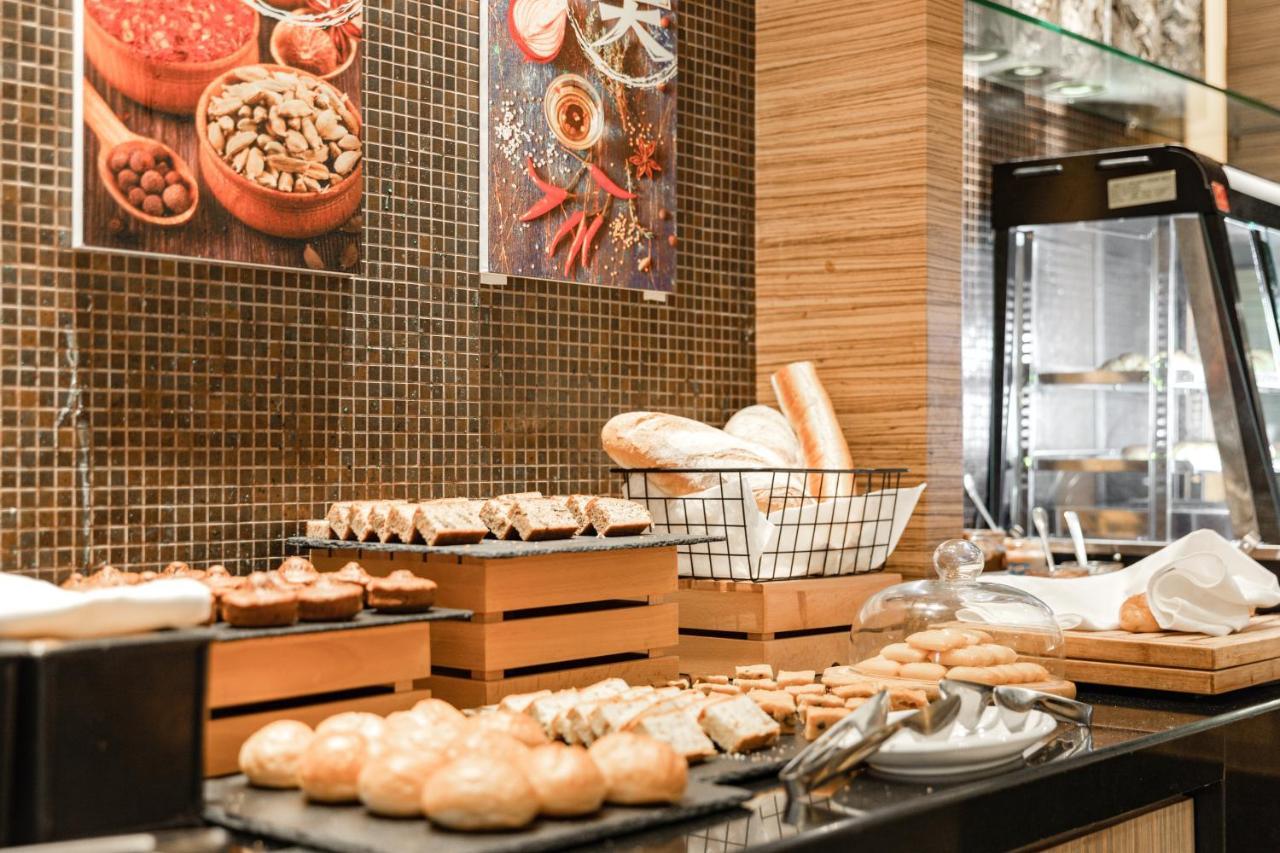 Radisson Collection Hotel, Yangtze Hotel