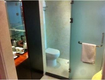 Otel Super 8 Fenxian Fencheng Şanghay