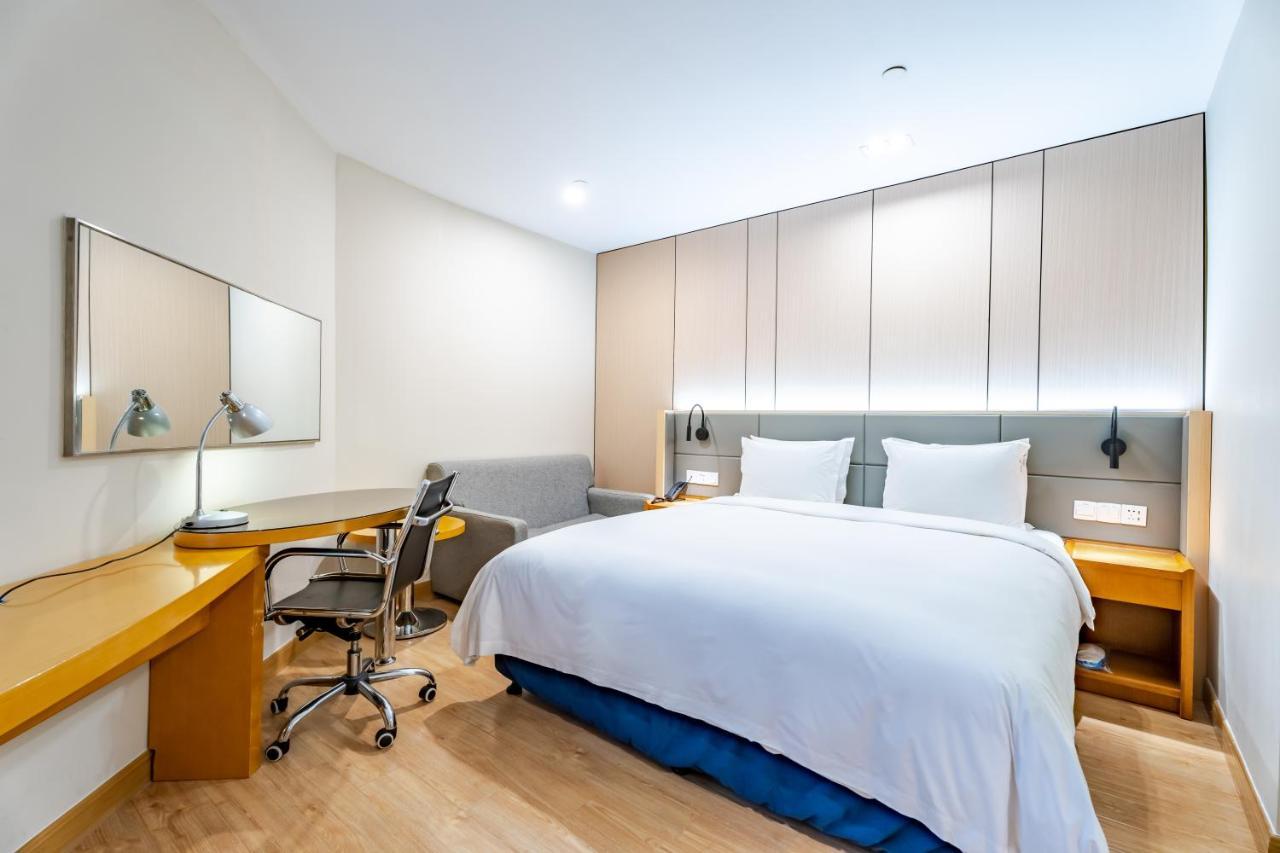 Holiday Express Jinqiao Central By Ihg Shanghai