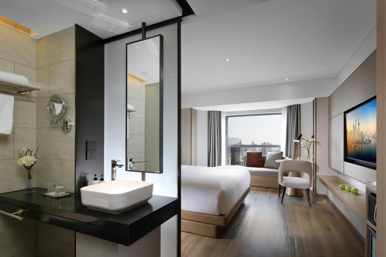 Hotel Huaxia By Ihg - Overlooking Scenery At Sky View Restaurant Shanghai