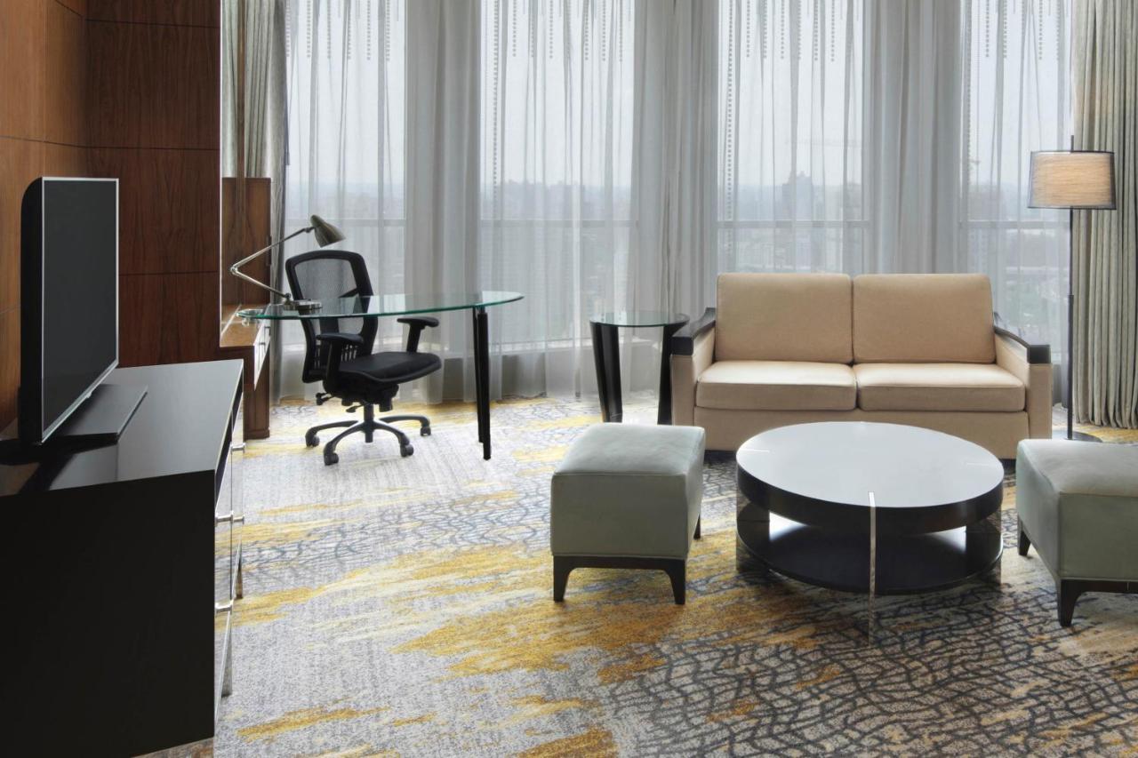 Hotel Sheraton Grand Pudong & Residences