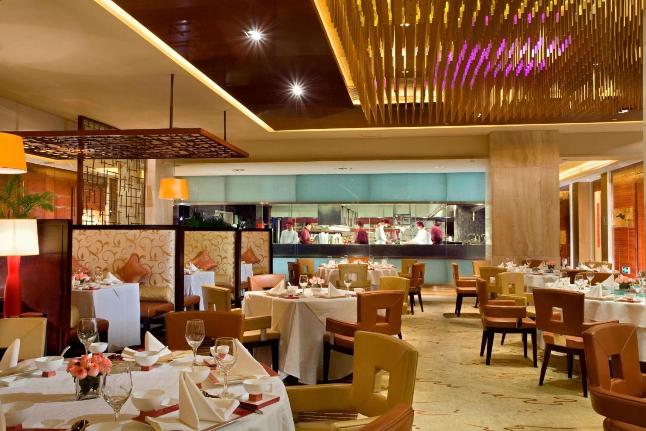 Hotel Sheraton Grand Pudong & Residences 5*