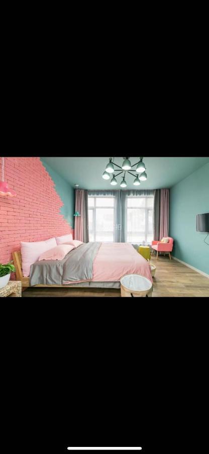 80s Waiting Hotel Shanghai