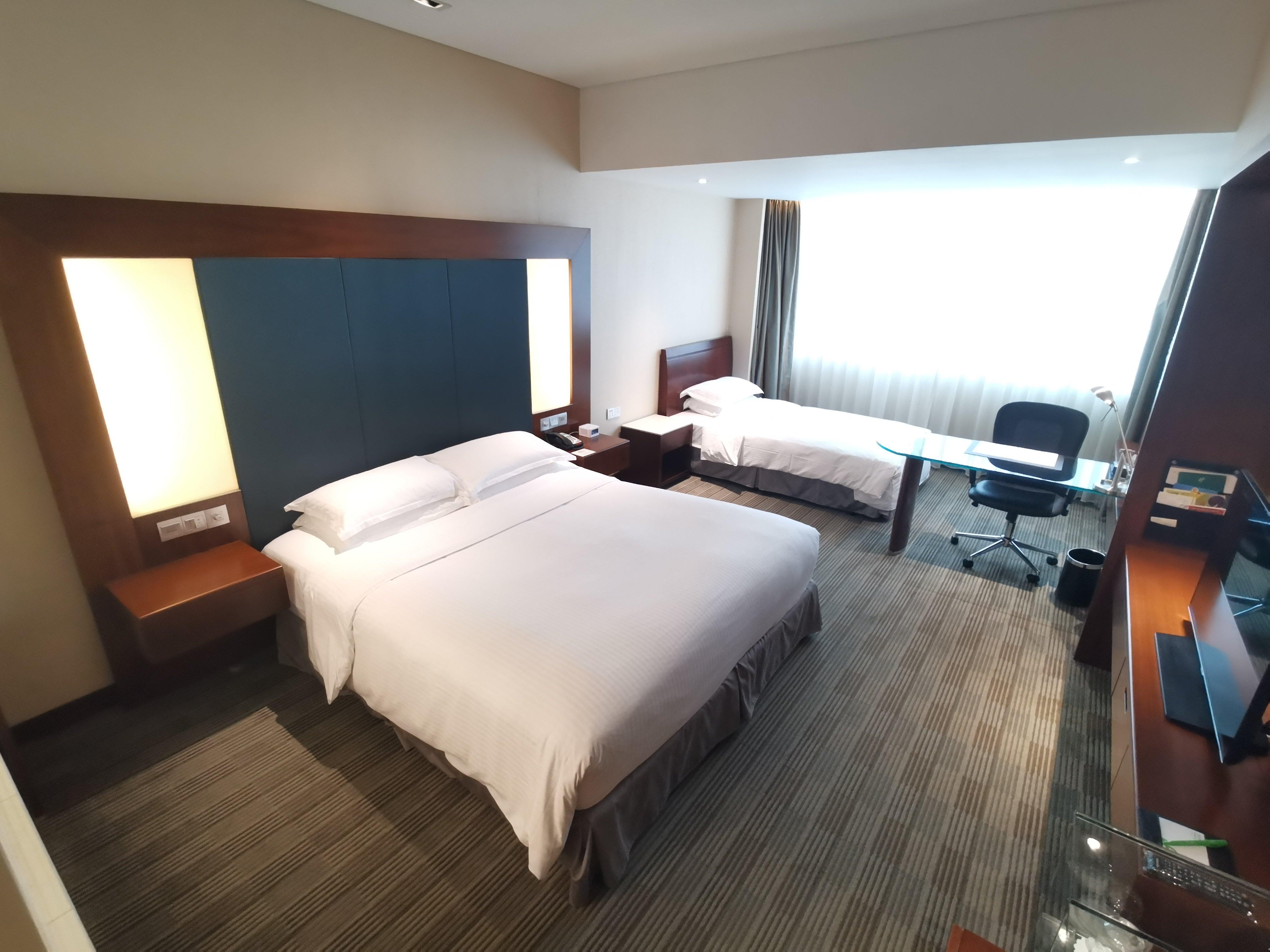 Holiday Pudong By Ihg Hotel 4*
