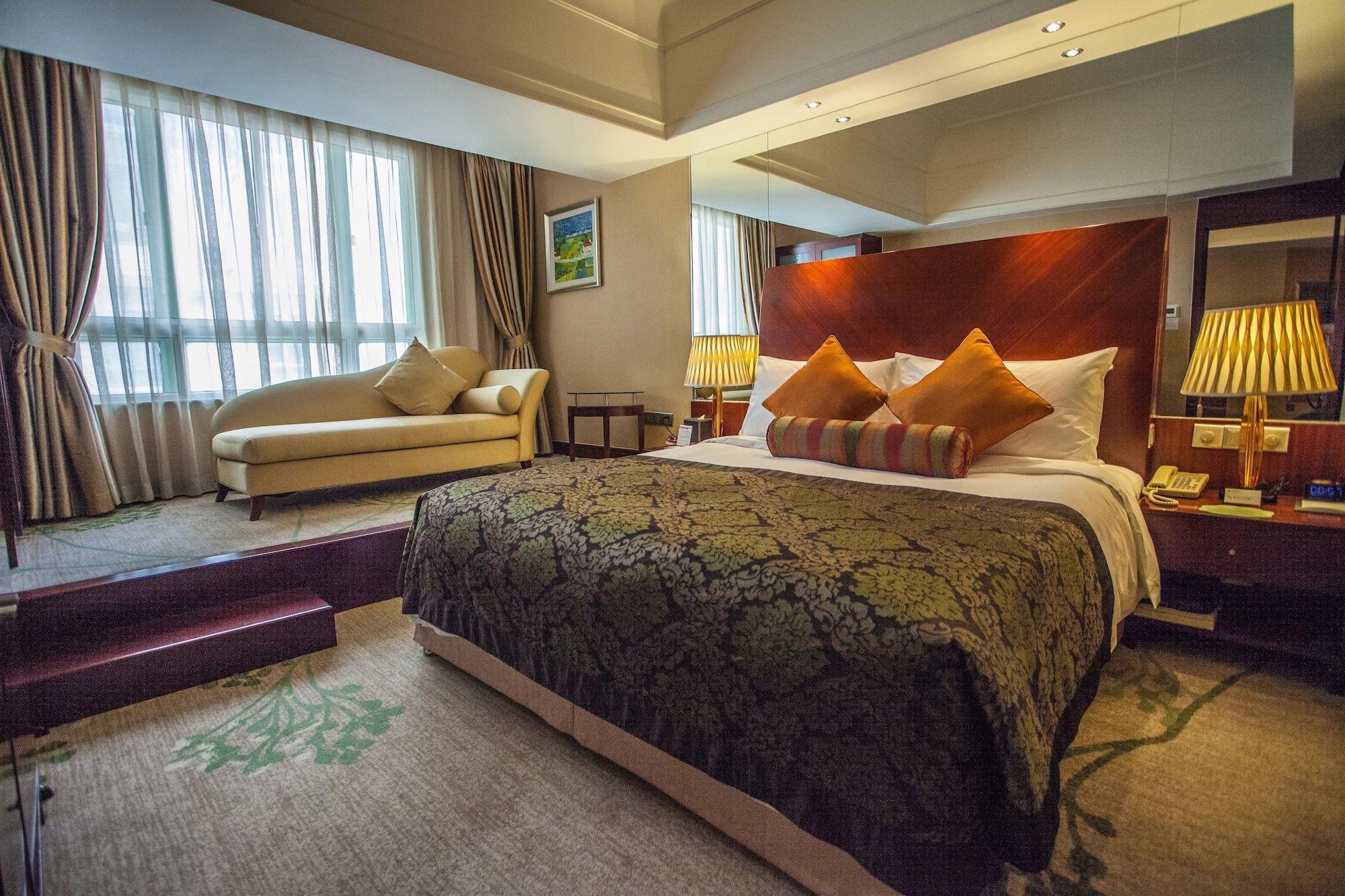 Hotel Merry 4*