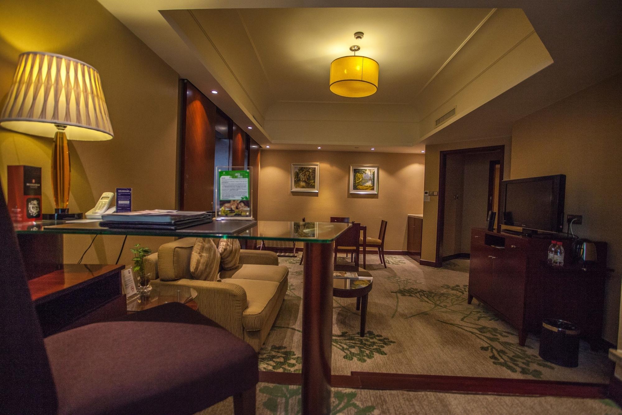 Hotel Merry