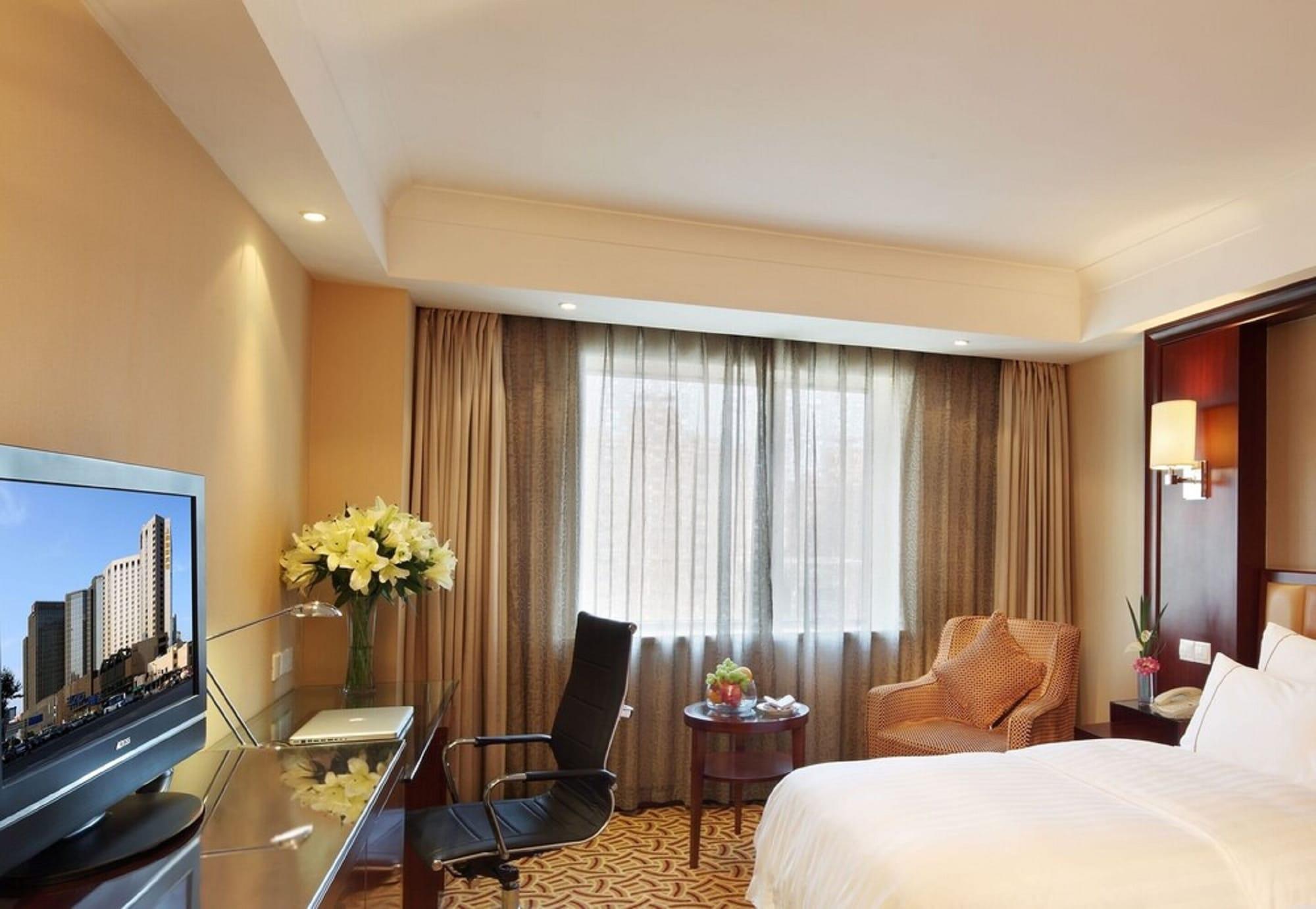 Jianguo Hotel 4*