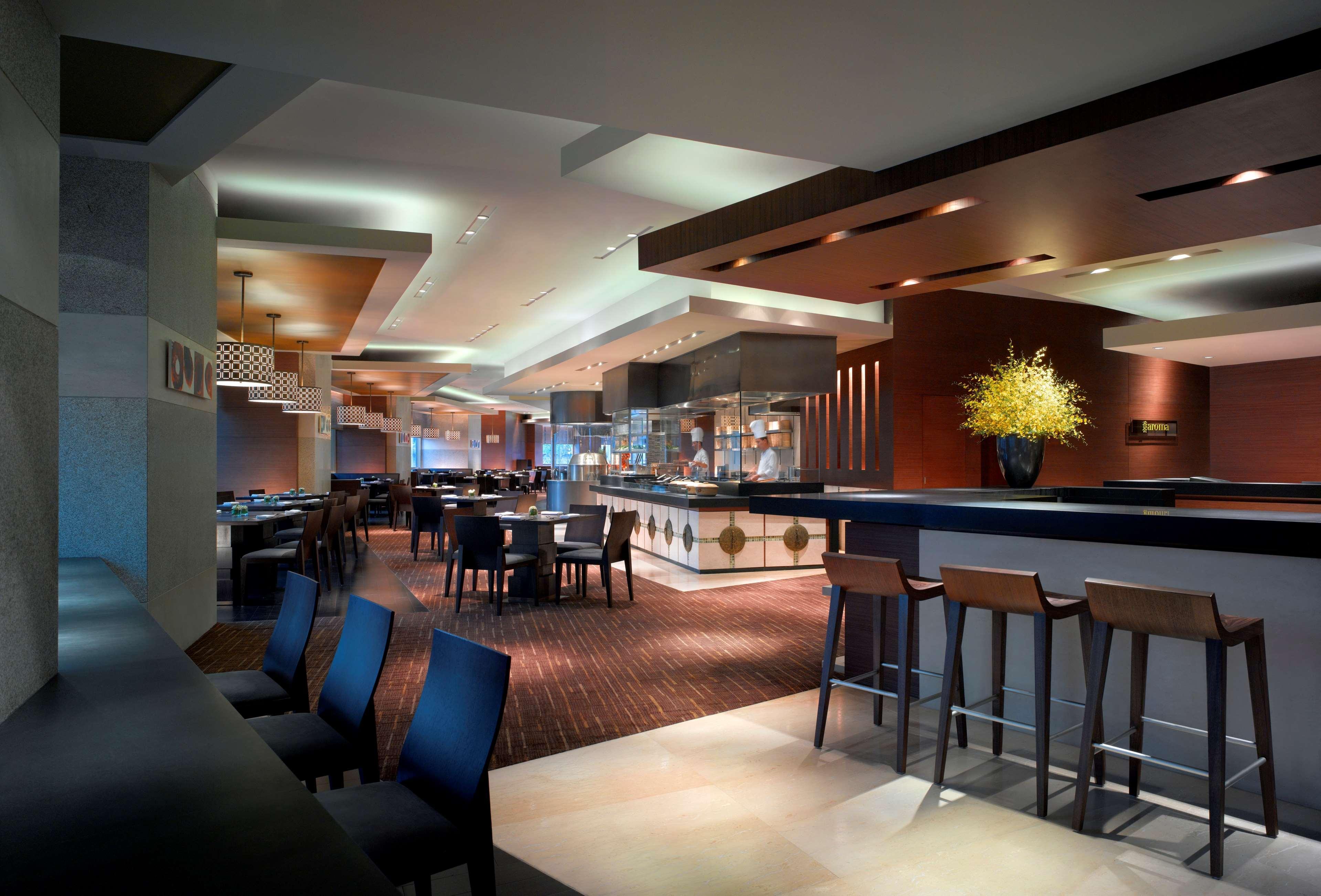Hyatt On The Bund - A Grand Hyatt Hotel, Centrally Located At Huangpu River Banks In Downtown Hotel