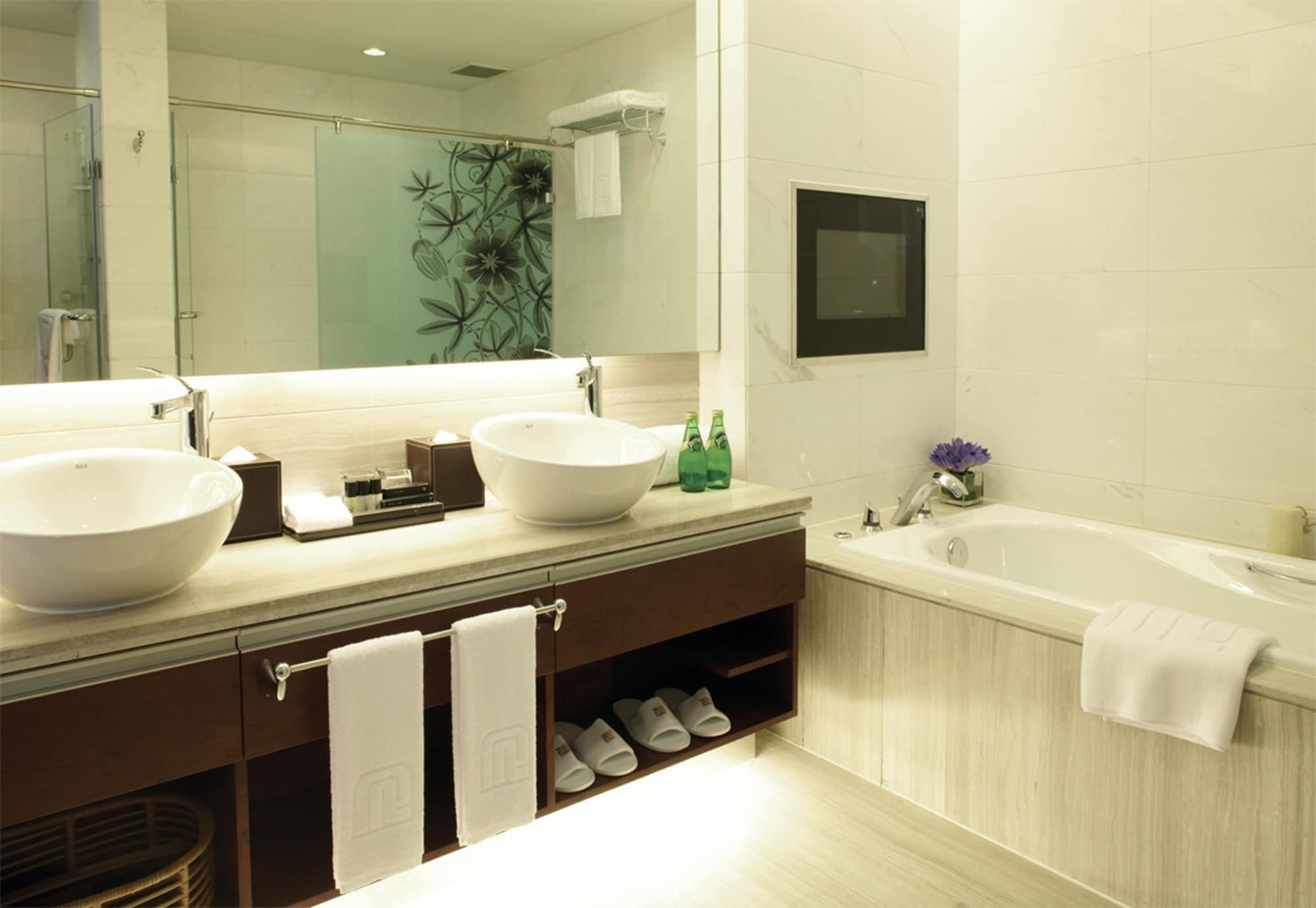 Regal Jinfeng 4*