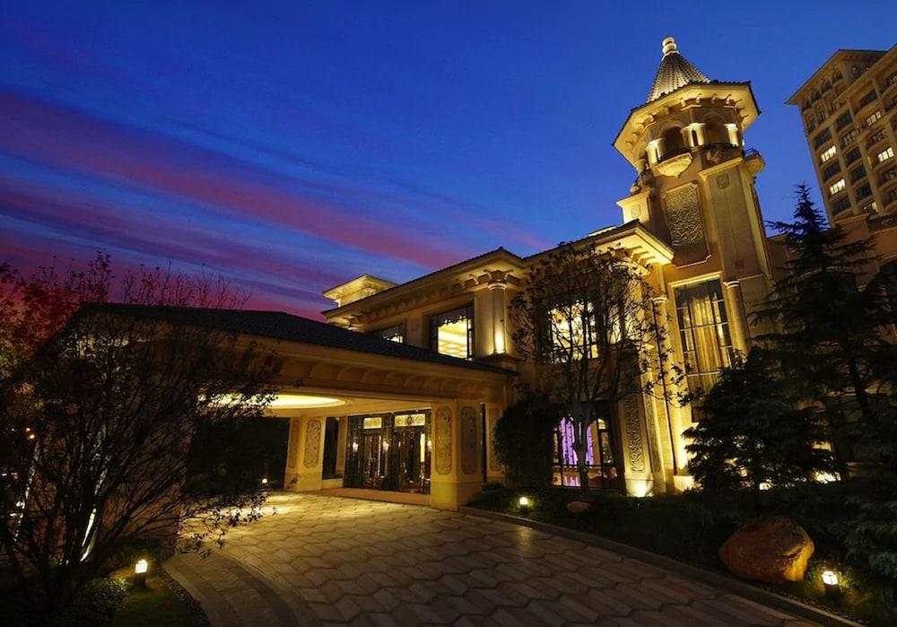 Chateau Star River Minhang