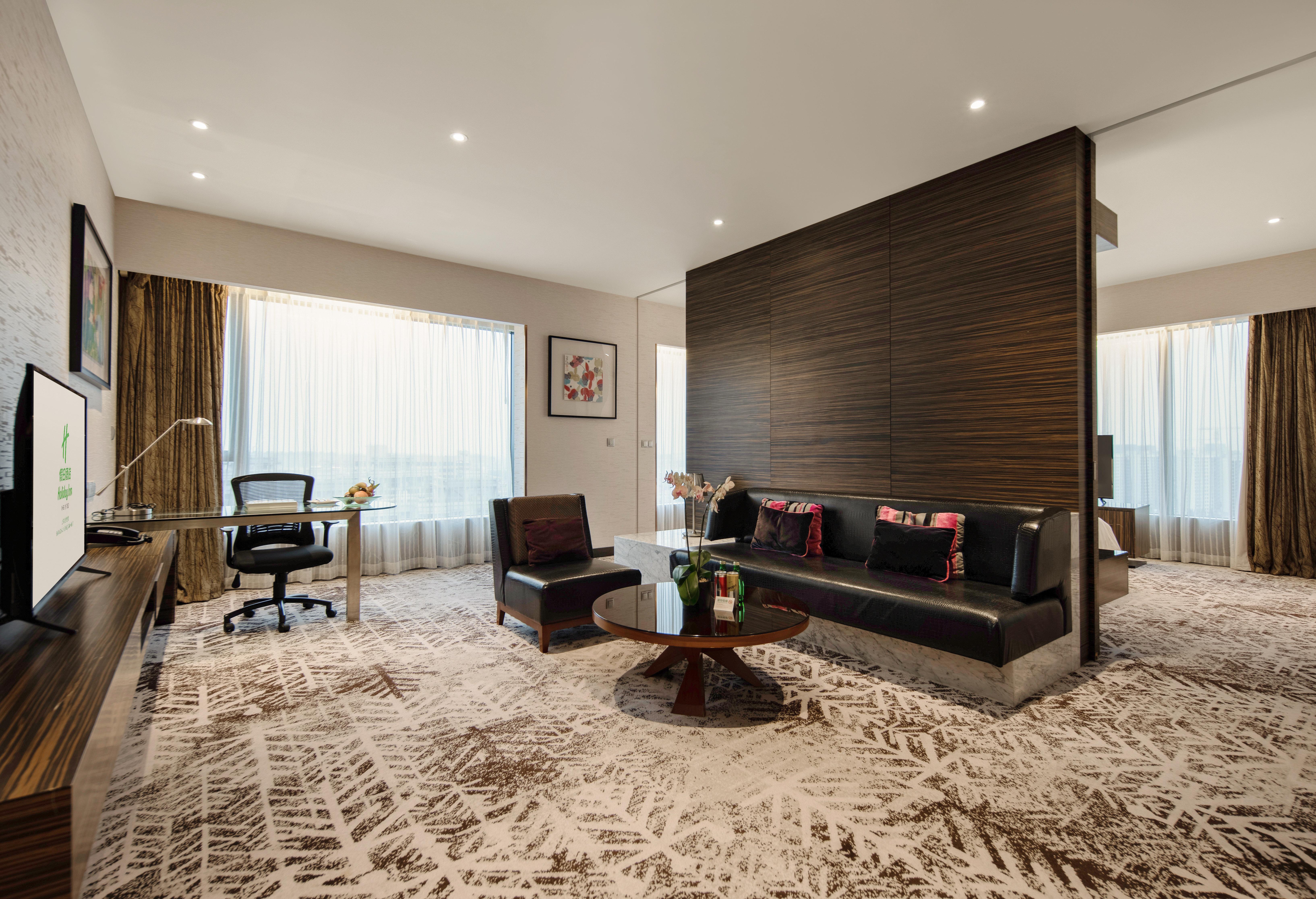 Holiday Hongqiao West By Ihg 4*