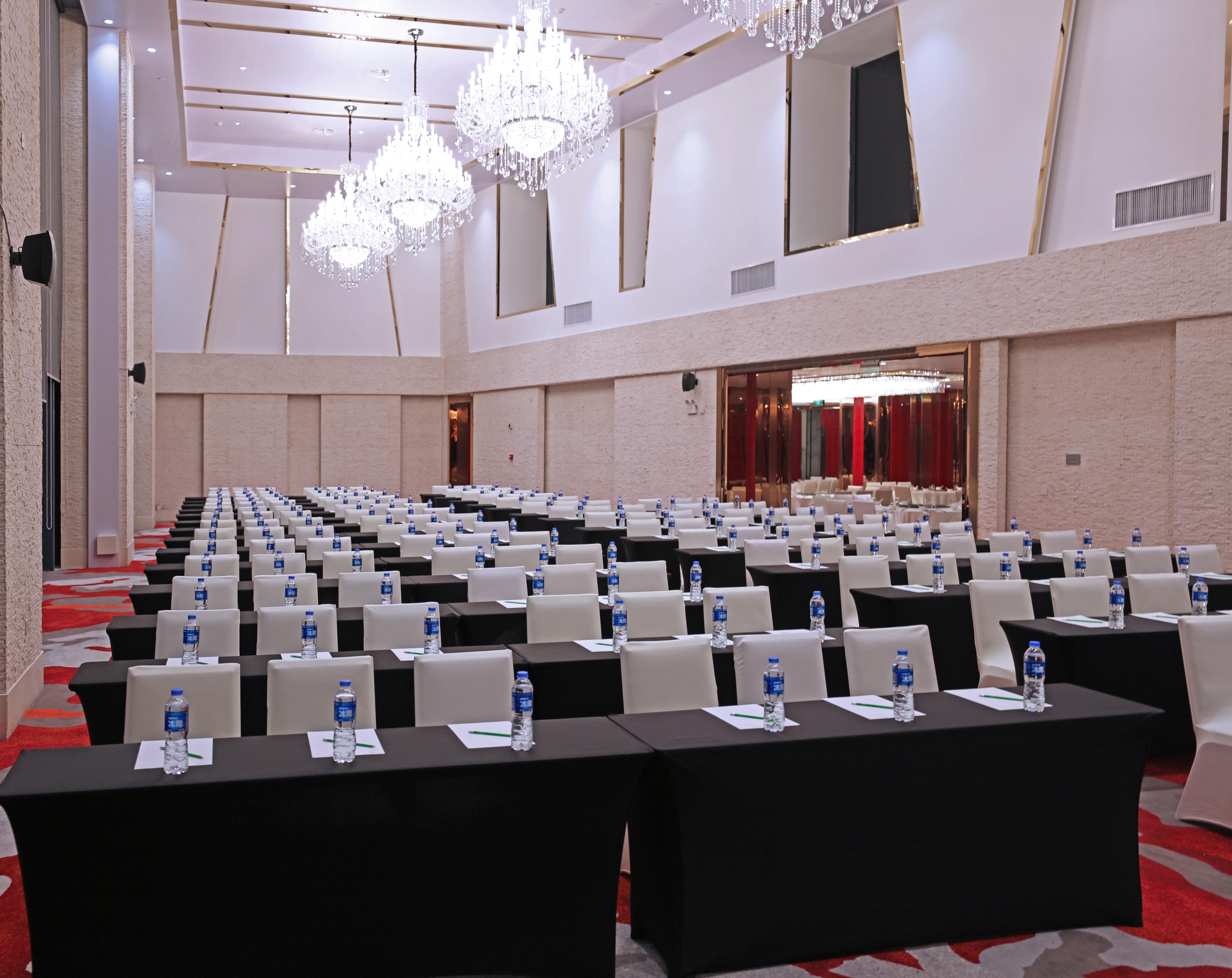 Holiday Hongqiao West By Ihg 4*