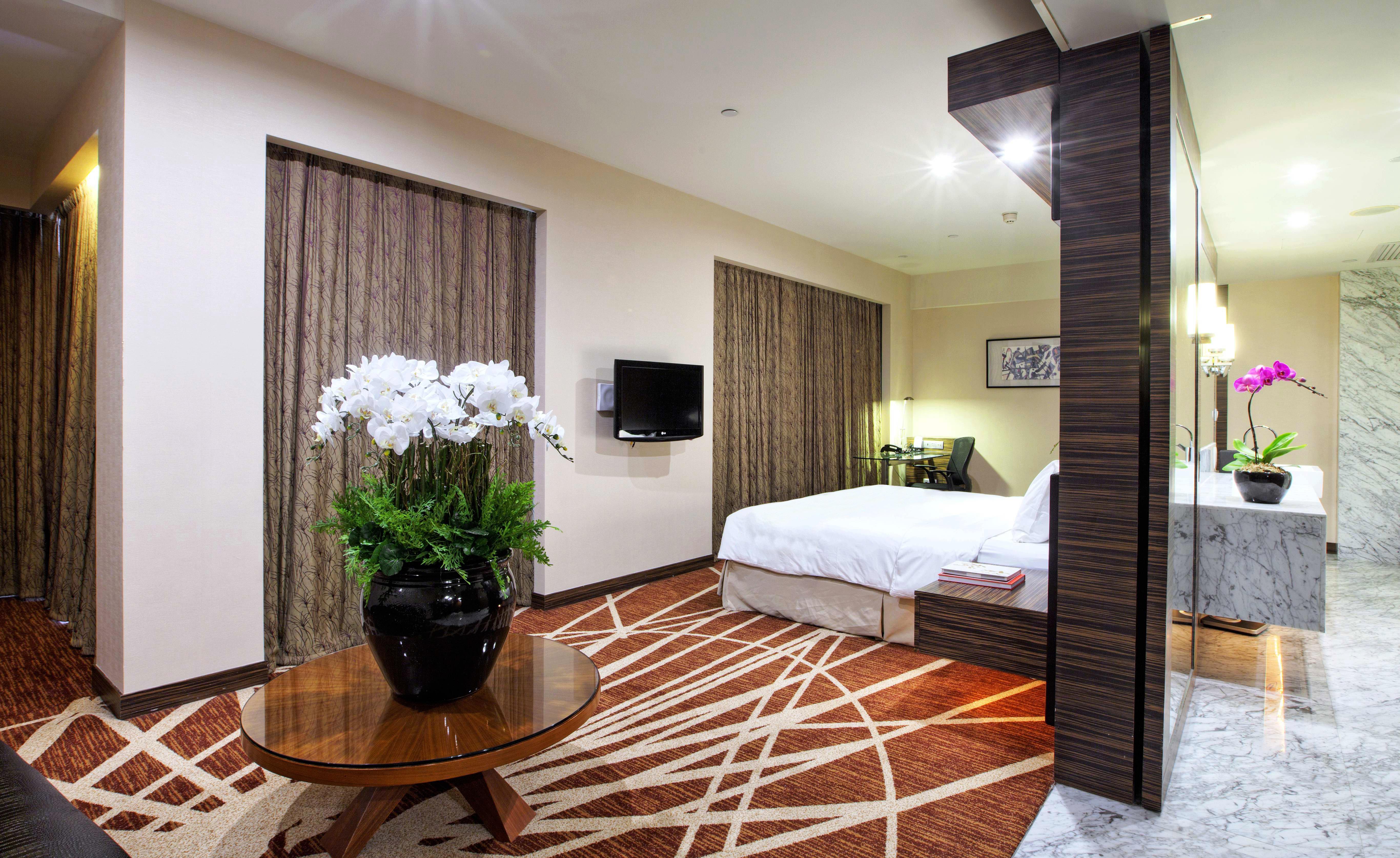 Holiday Hongqiao West By Ihg