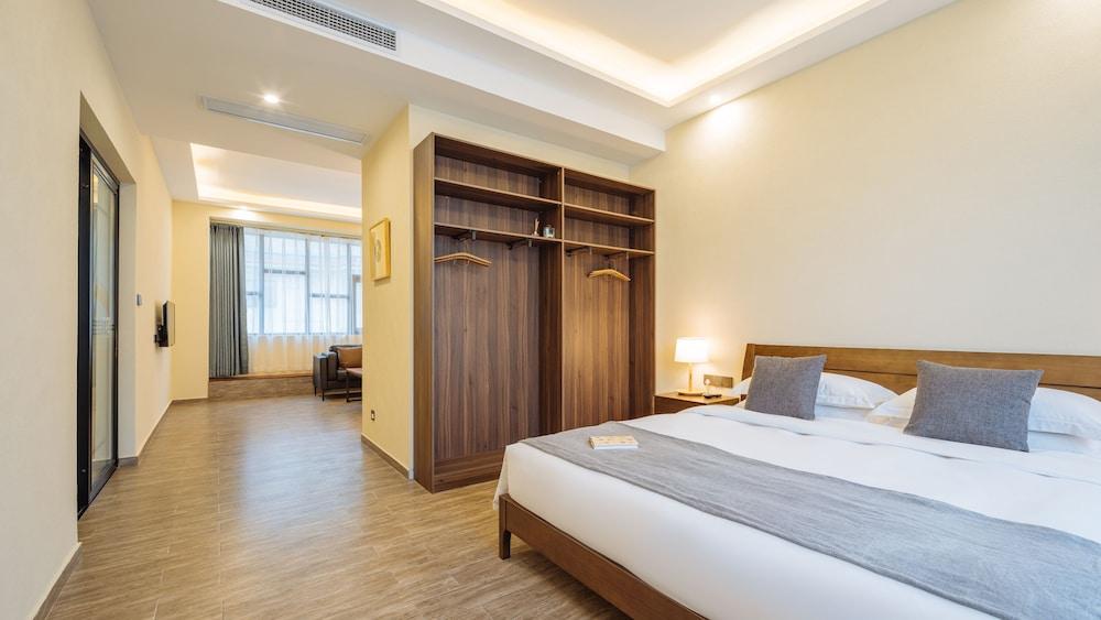 Ramada Encore By Wyndham Pudong Airport 3*