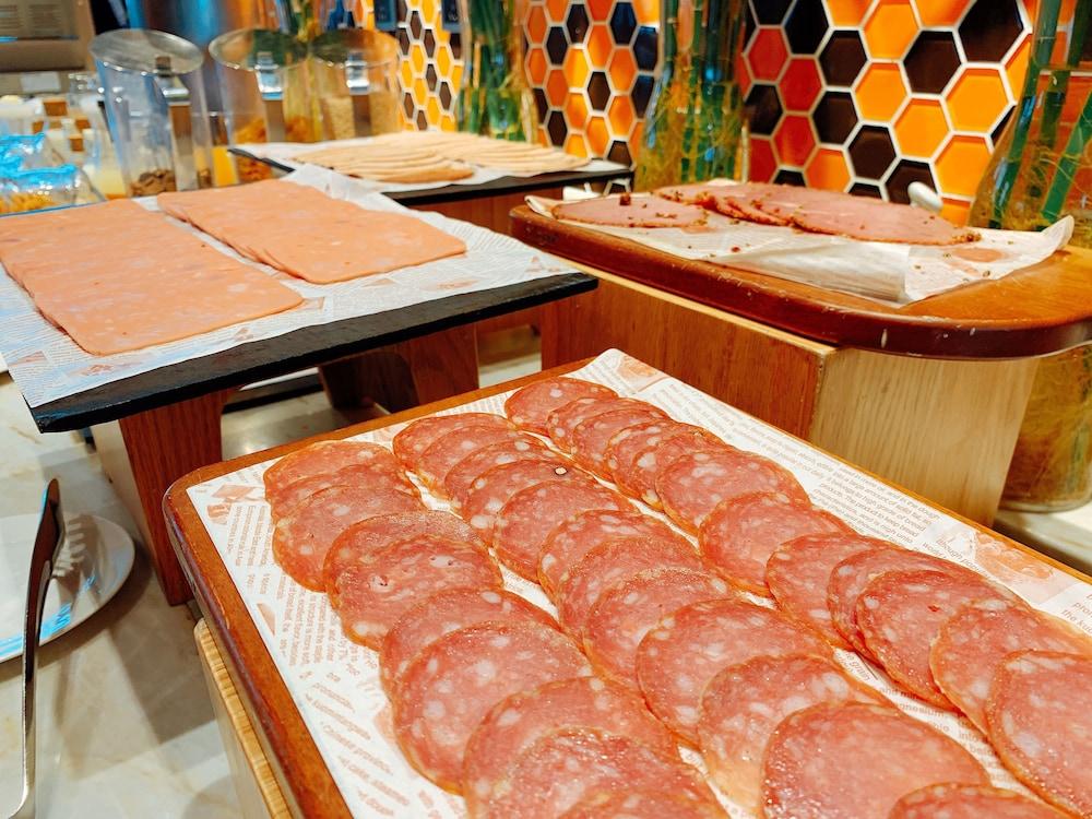 Hilton Garden Hongqiao Necc Hotel Shanghai