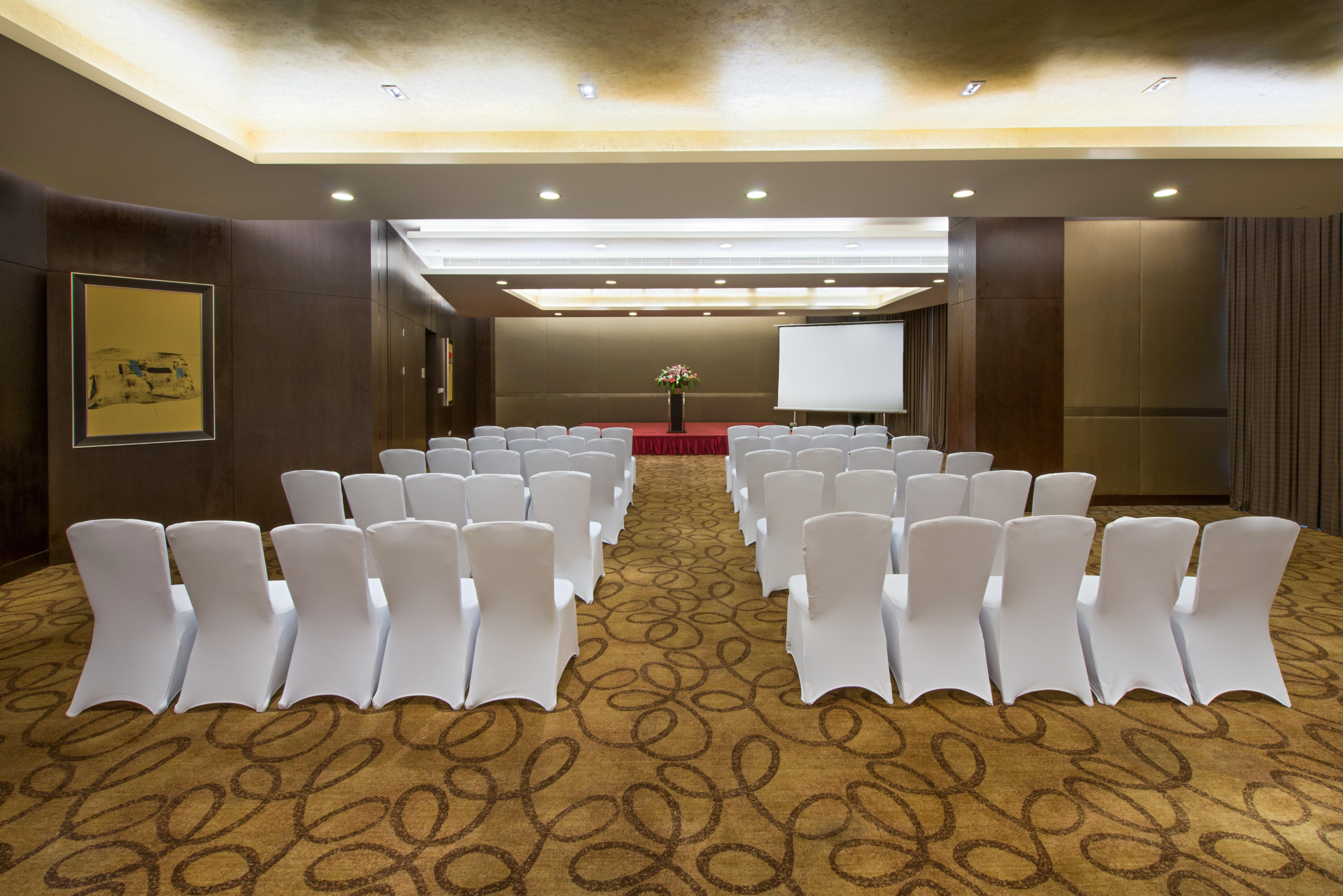 Hotel Crowne Plaza Shanghai Xiayang By Ihg 5*