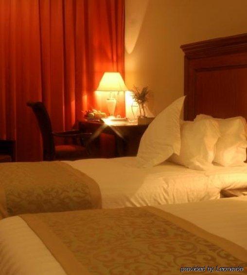 Junius Boutique Hotel 3*