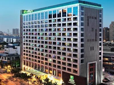 Otel Pudong Nanpu By Ihg 4*
