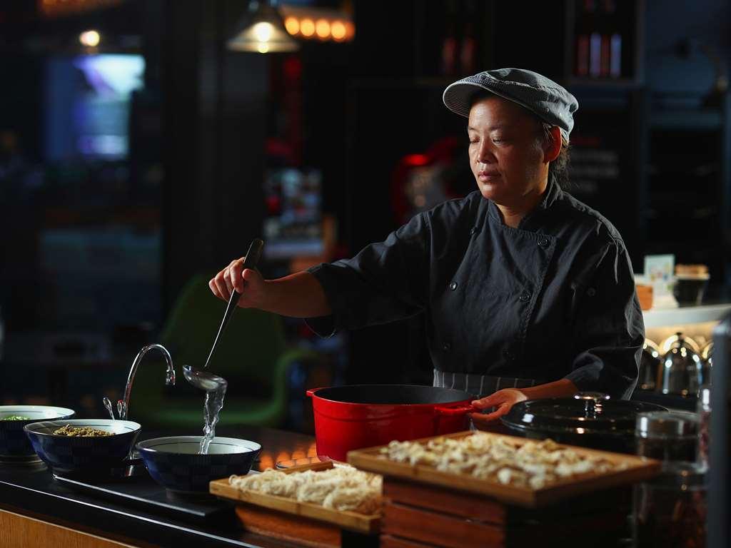 Hotel Yati By Artyzen Hongqiao - Korean Street