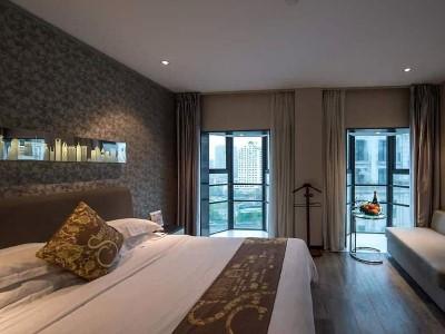Kingtown Riverside Plaza Hotel