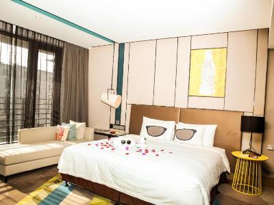 Minimax Premier Hongqiao Hotel 5*
