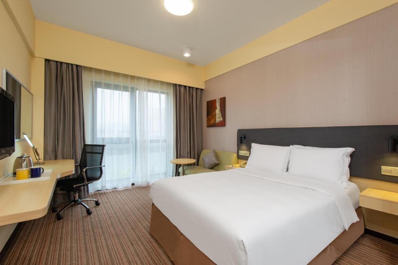 Holiday Express Putuo By Ihg Hotel Shanghai