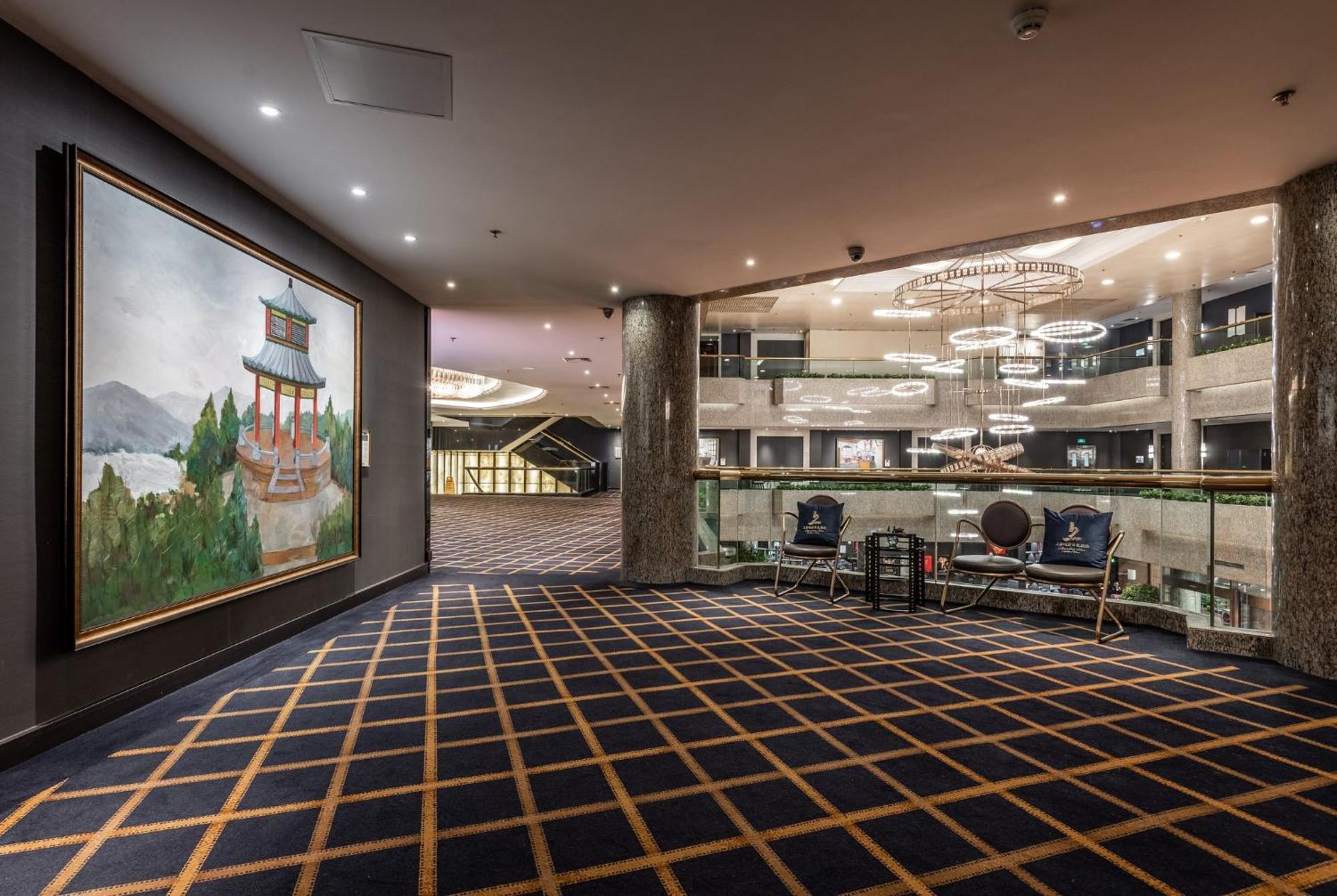 Crowne Plaza By Ihg