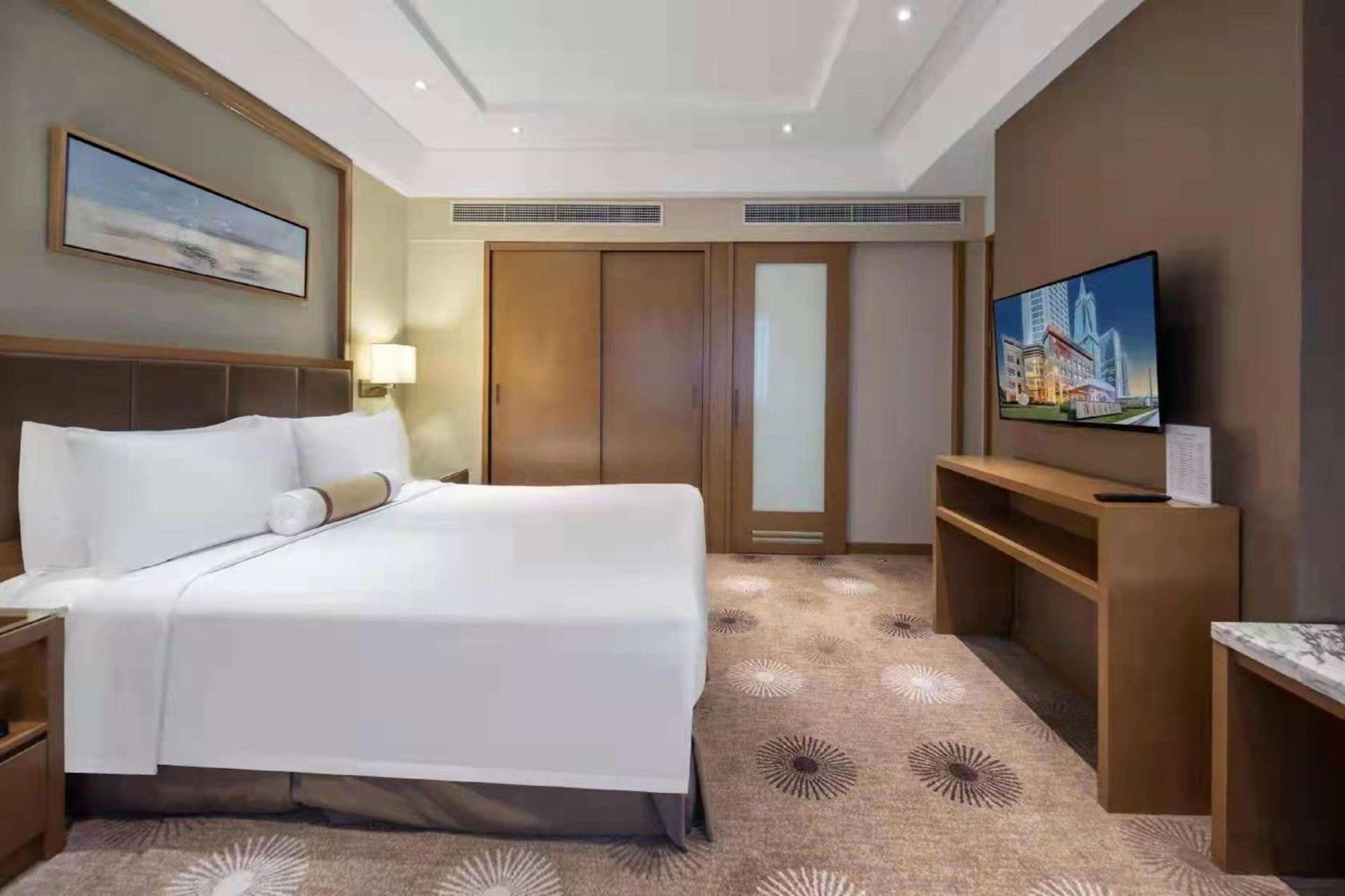 Ramada Plaza Pudong Hotel Shanghai