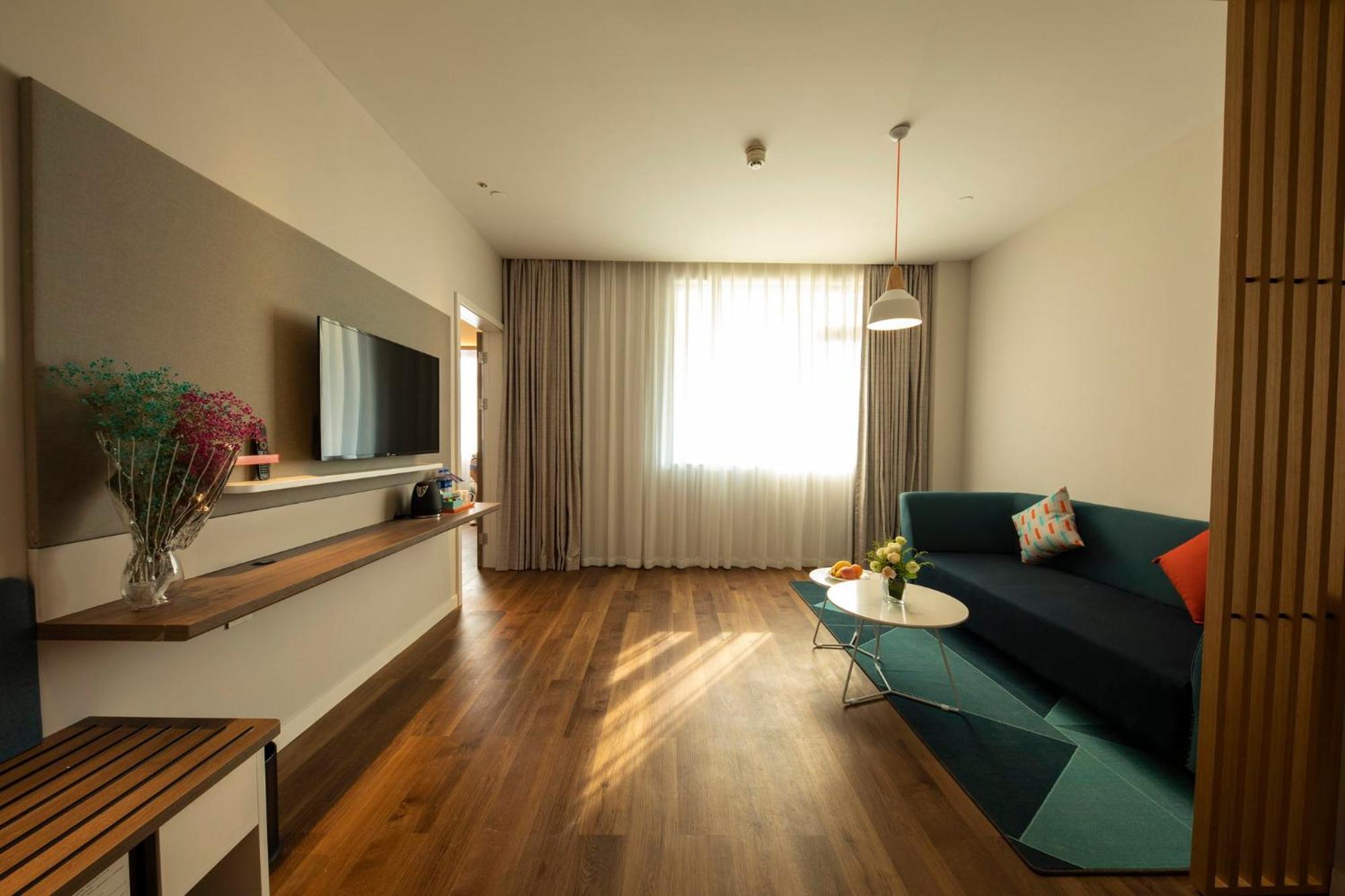 Express Jiading New By Ihg Hotel 3*