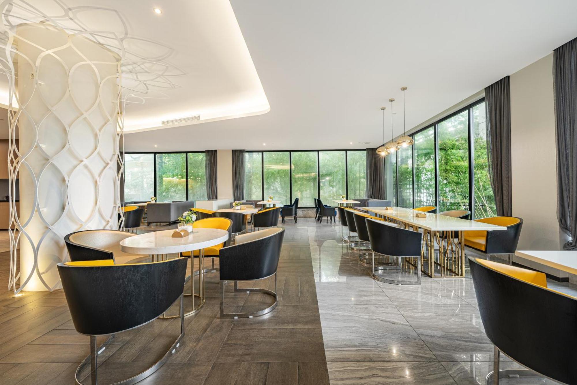 Hotel Orange Hongqiao: Airport Shuttle Service