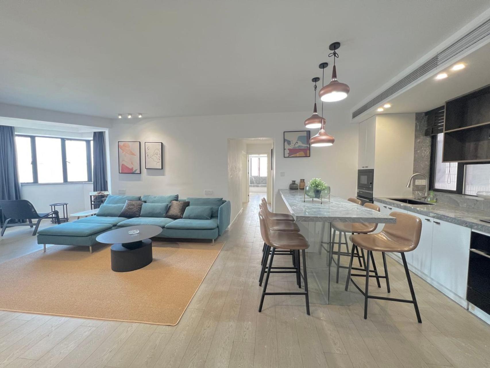 Eastern Hub - Jing'an Temple Branch Stylish 3-bedroom In Bustling Area, Surrounded By Trendy Bistro And Bar Street, Only 100m From Subway Xangai