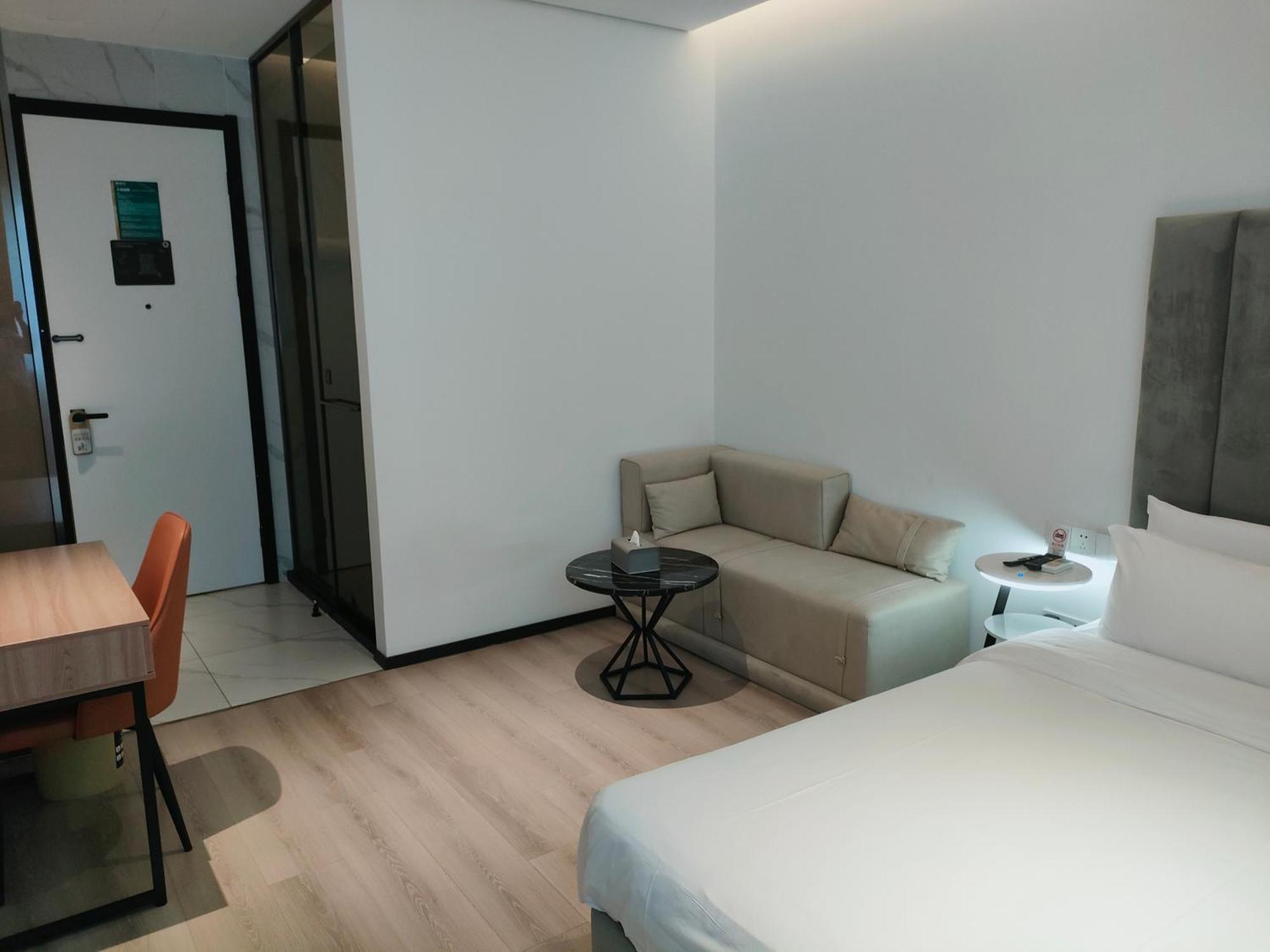 Ange - Next To Longyang Road Subway Station, Near New Internatonal Expo Center 2*