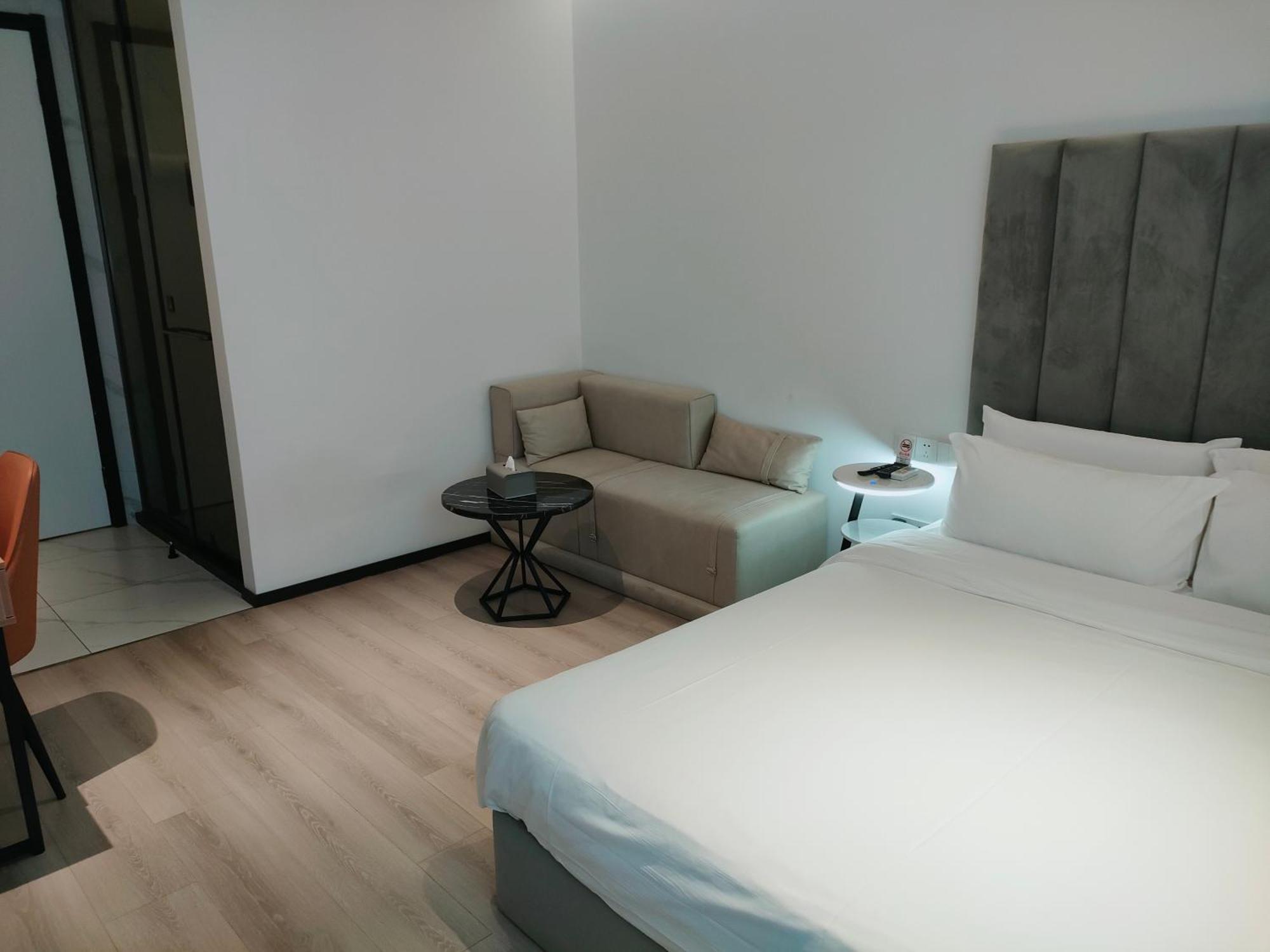 Hotel Ange - Next To Longyang Road Subway Station, Near New Internatonal Expo Center
