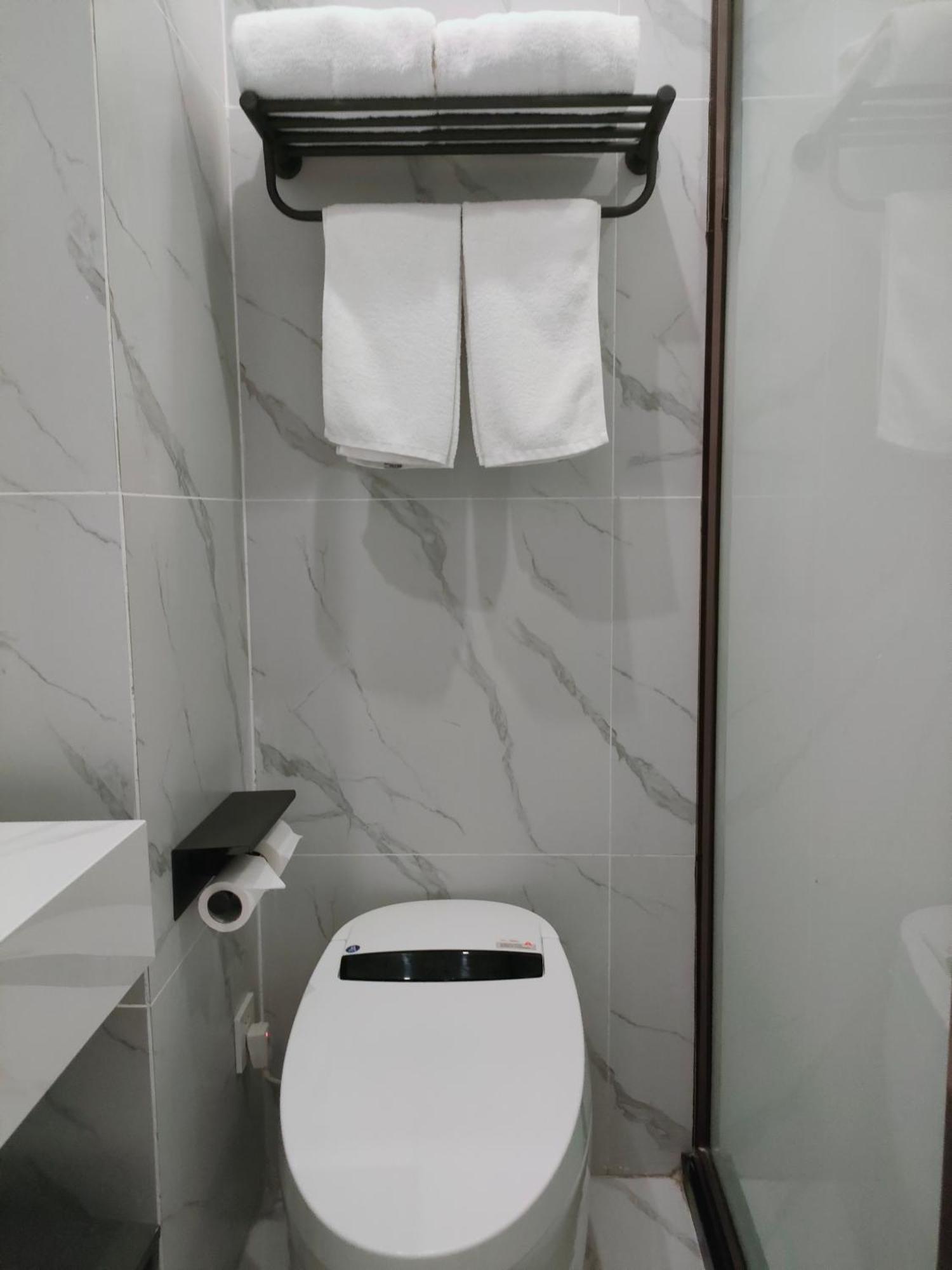 Hotel Ange - Next To Longyang Road Subway Station, Near New Internatonal Expo Center