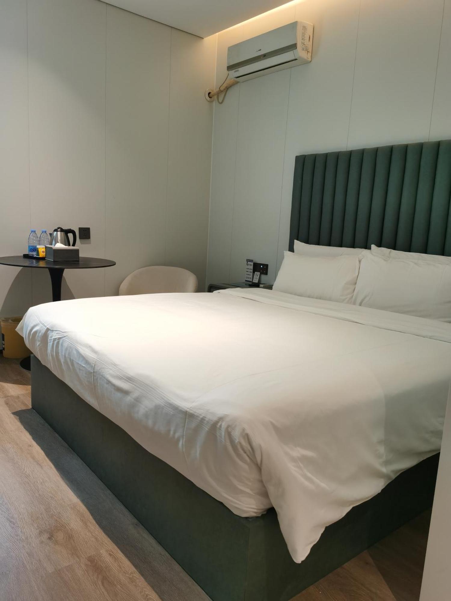 Hotel Ange - Next To Longyang Road Subway Station, Near New Internatonal Expo Center 2*