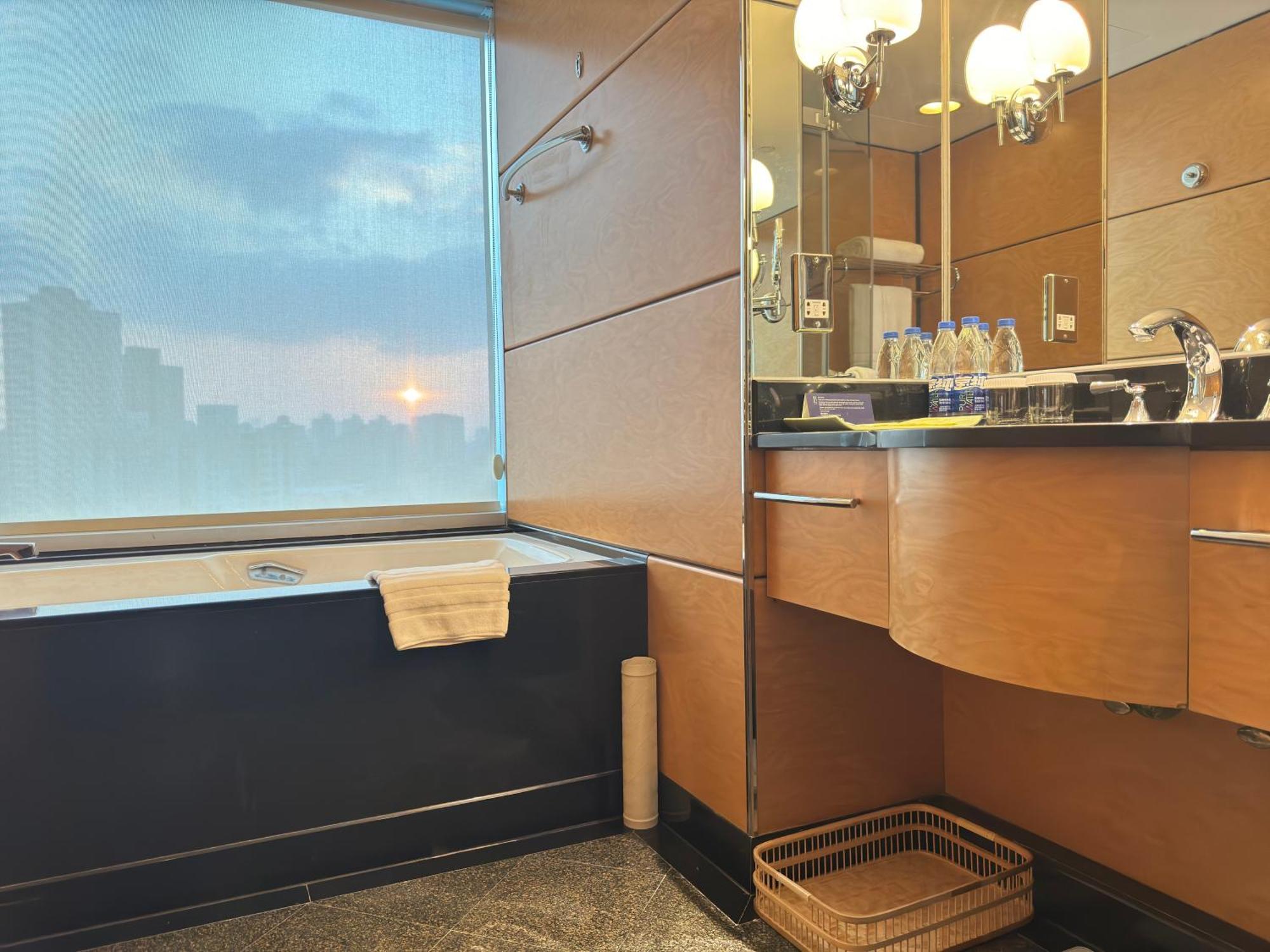 Hotel Doubletree By Hilton Pudong - Present Welcome Cookie 5*