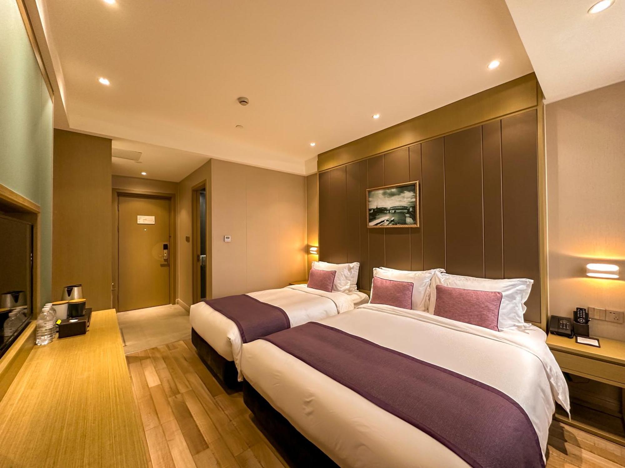 Shanghai-deco Hotel-free Shuttle Bus To Pudong Airport And Disneyland Hotel Shanghai