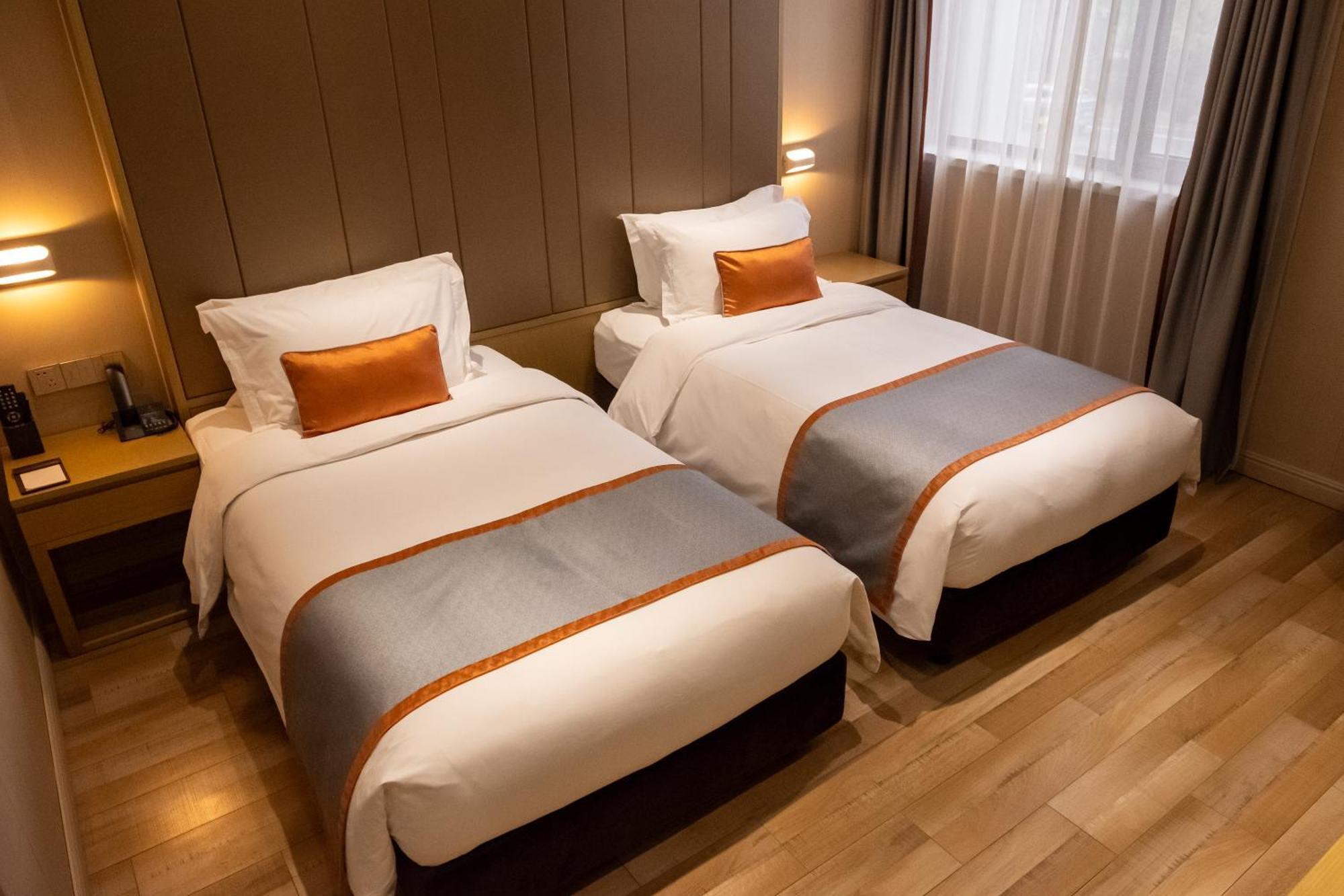 Shanghai-deco Hotel-free Shuttle Bus To Pudong Airport And Disneyland Shanghai