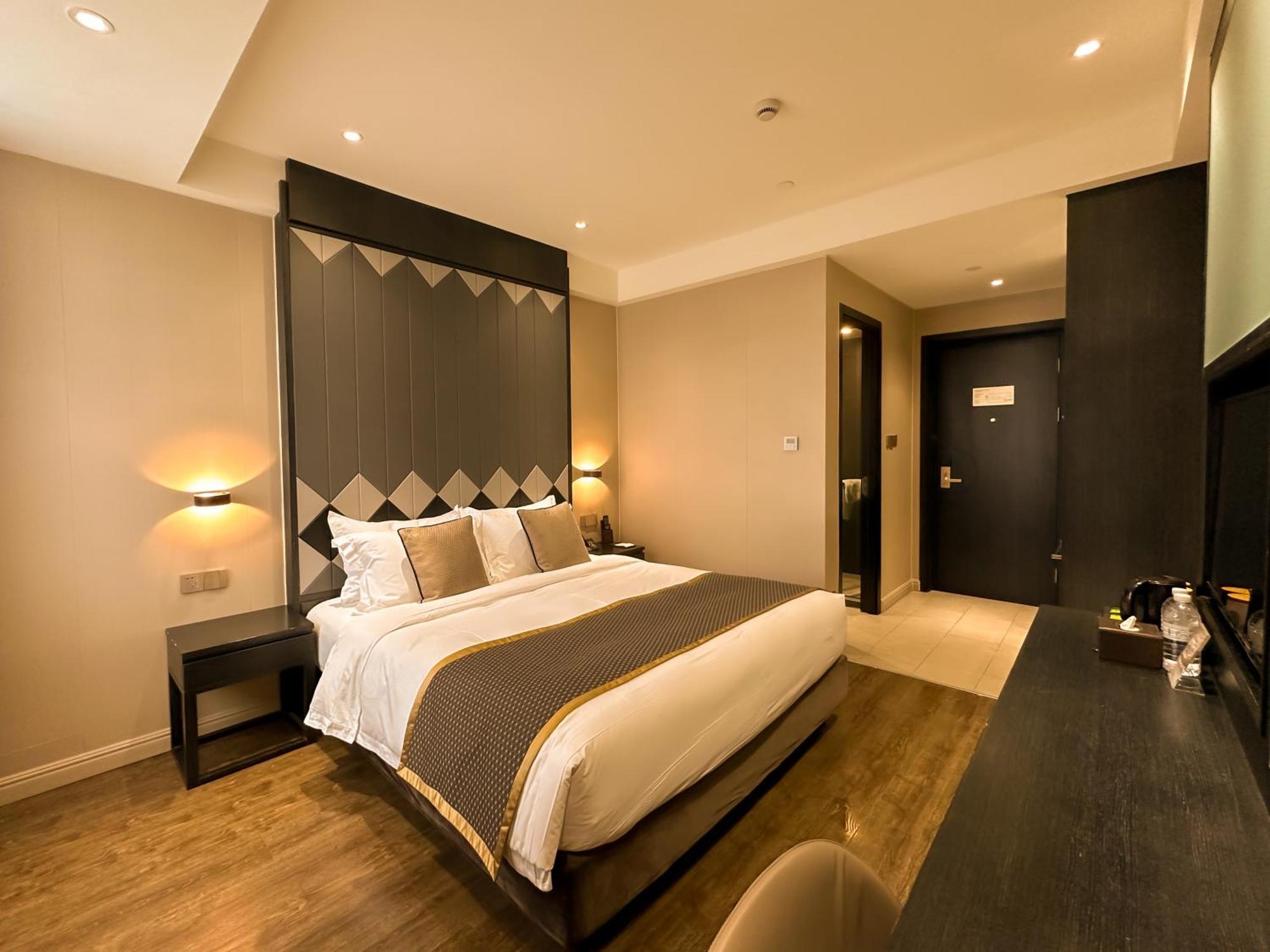 Hotel Shanghai-deco Hotel-free Shuttle Bus To Pudong Airport And Disneyland Shanghai