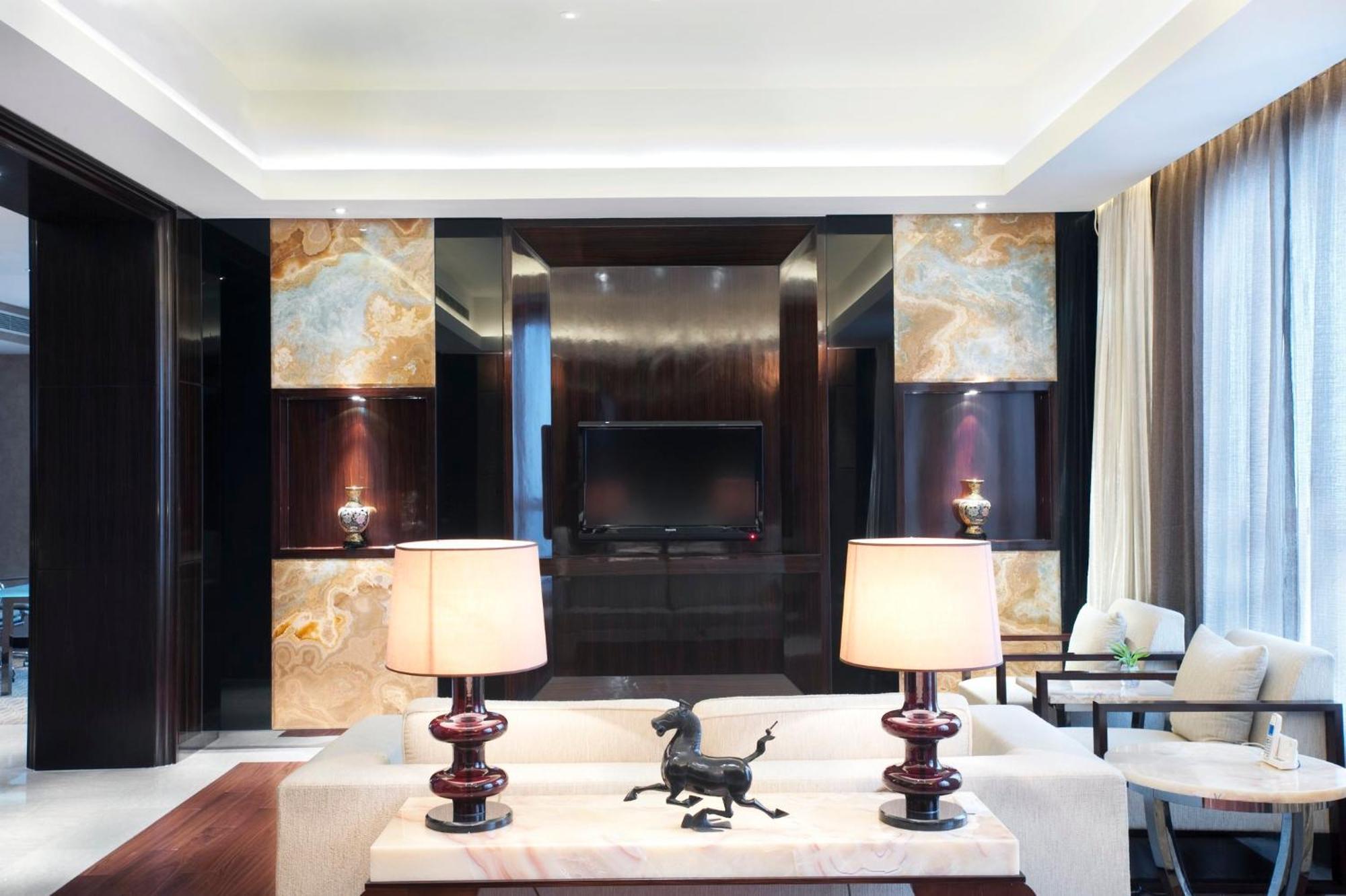 Crowne Plaza Jinxiu, An Ihg 4*